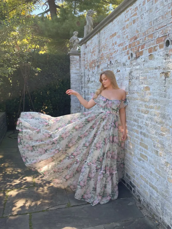 The Garden Roses Romance Novel sold by Selkie