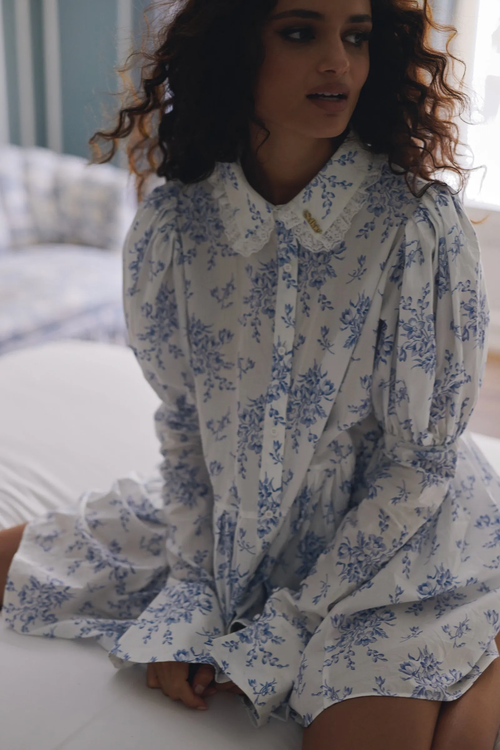 The Bed & Breakfast Time Travelers Lounge Set sold by Selkie product image thumbnail 4