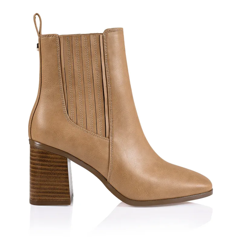Limber Chelsea Ankle Boots - Caramel Softee sold by Verali