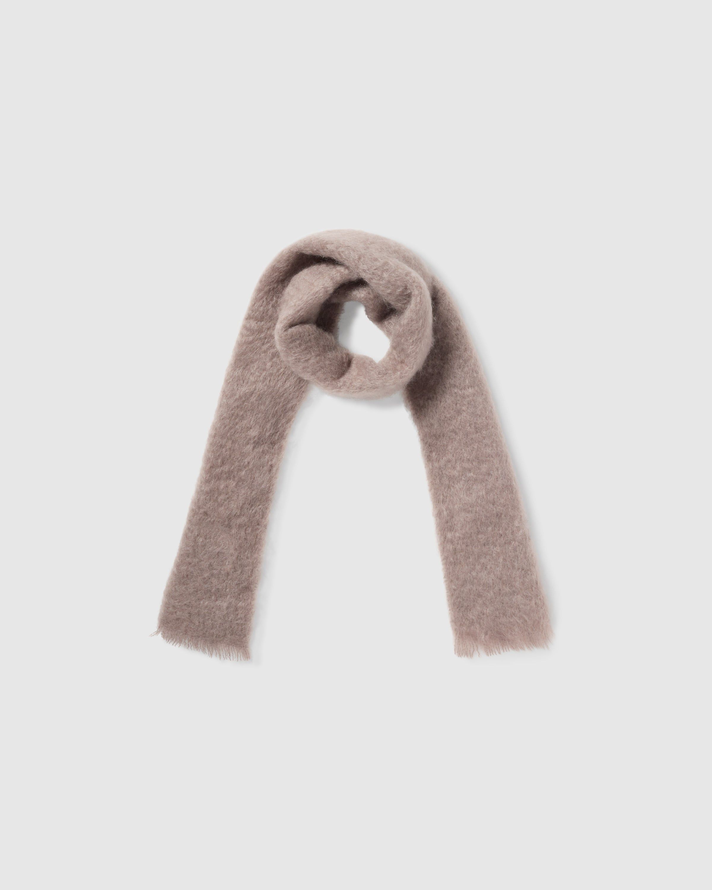 A. FOULARD VALDEZCARAY sold by Castaner