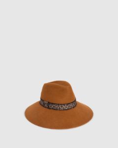 A. SOMBRERO OPORTO sold by Castaner