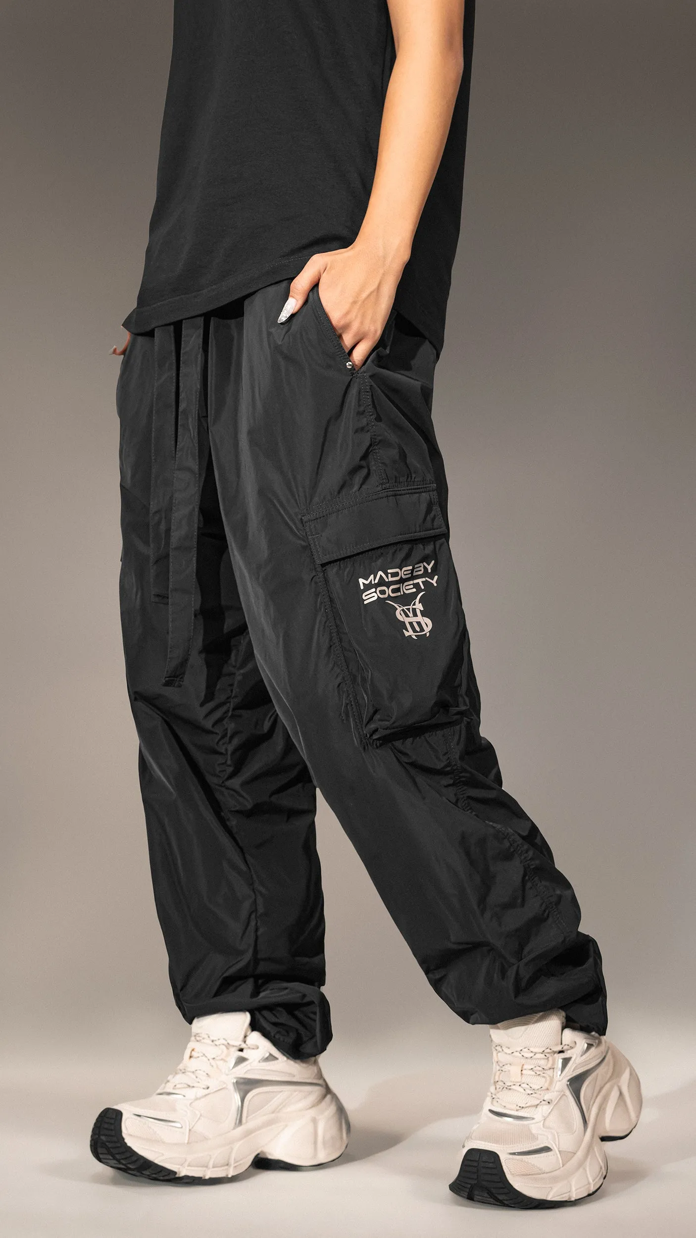 Pantaloni Cargo - P25770 sold by Made by Society product image thumbnail 2