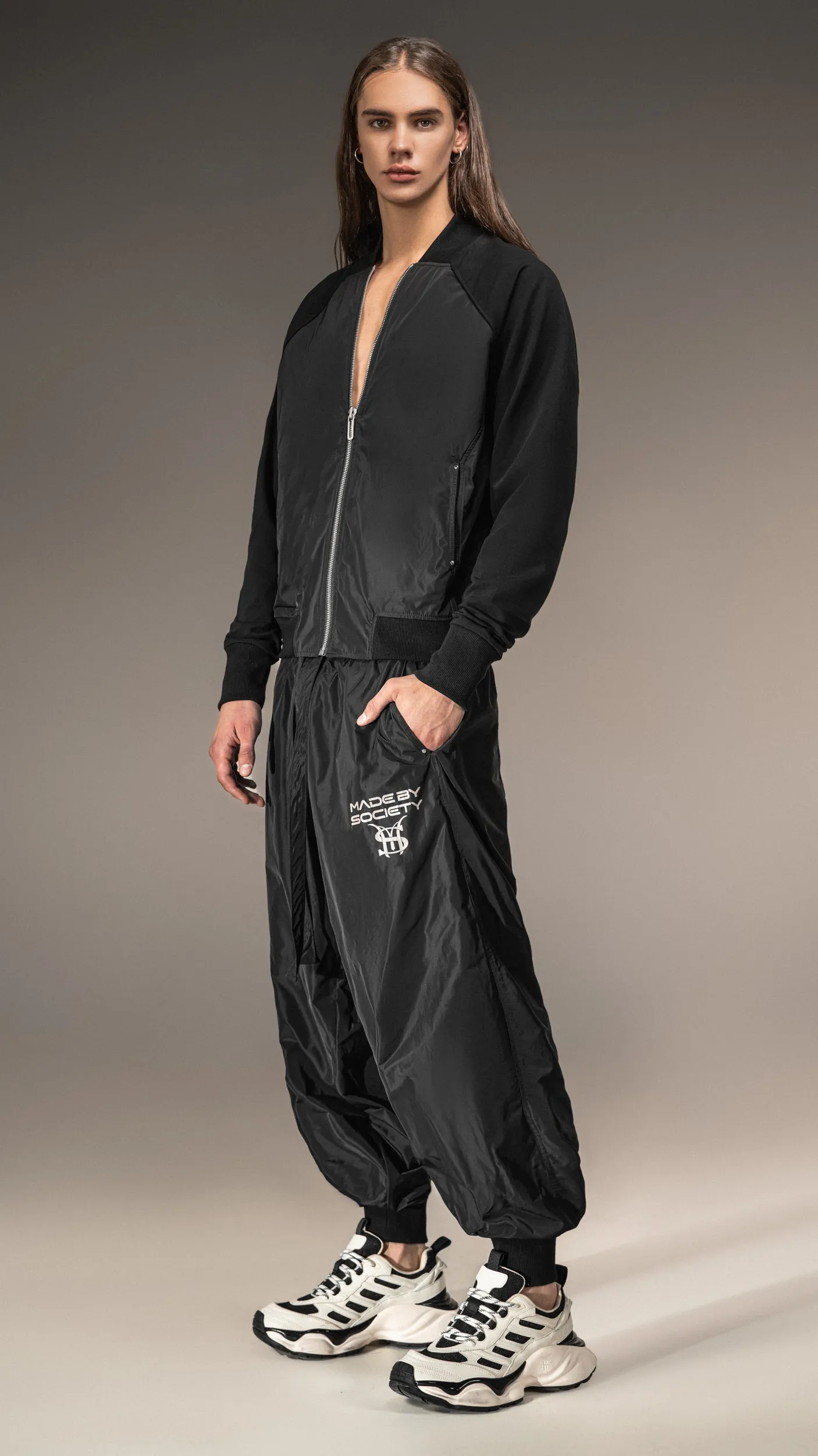 Pantaloni „Made by Society” cu bata elastica – P15618 sold by Made by Society product image thumbnail 2