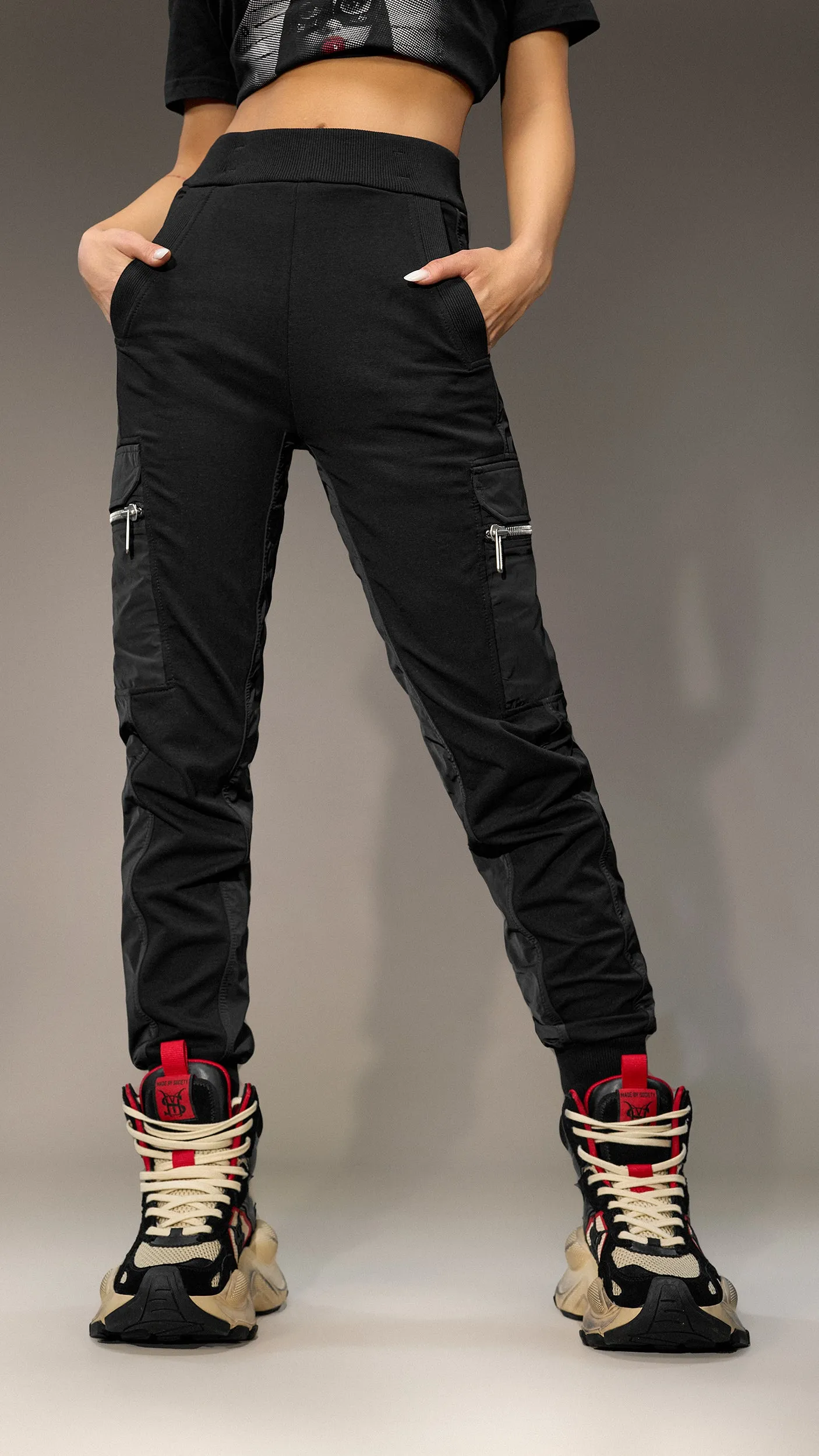 Pantaloni Cargo - P25935 sold by Made by Society