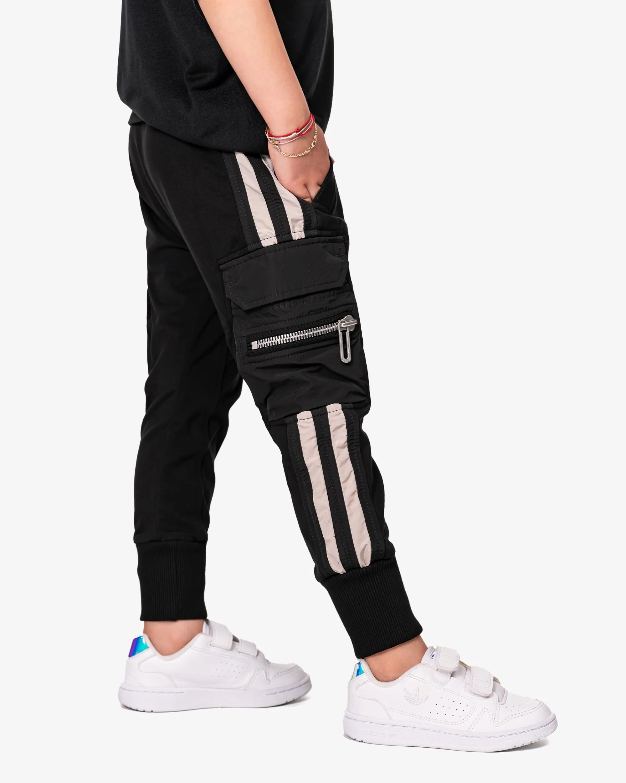 Vertical lines cargo pants - P33545 sold by Made by Society product image thumbnail 4
