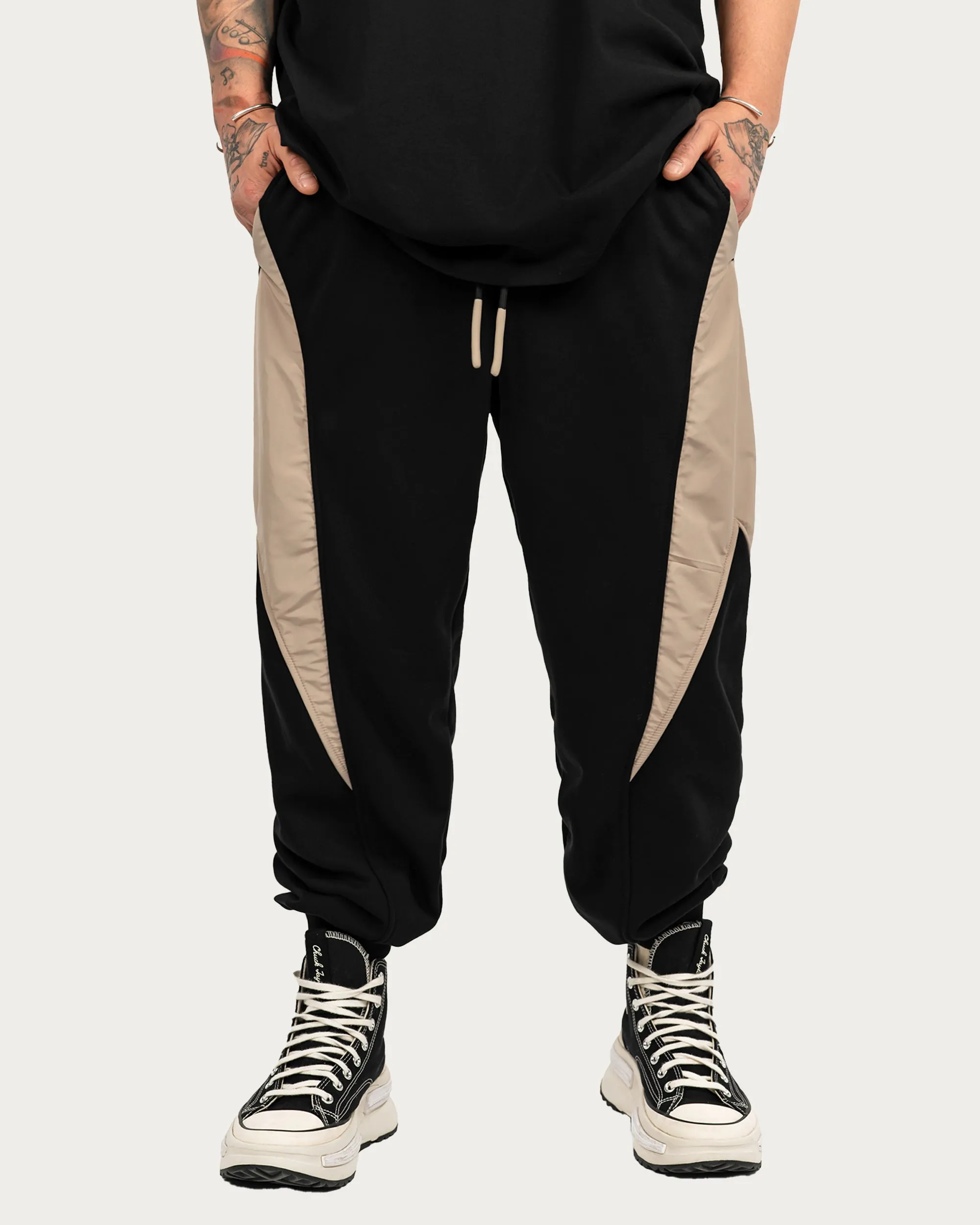 Pantaloni Jogger - P15186 sold by Made by Society product image thumbnail 2