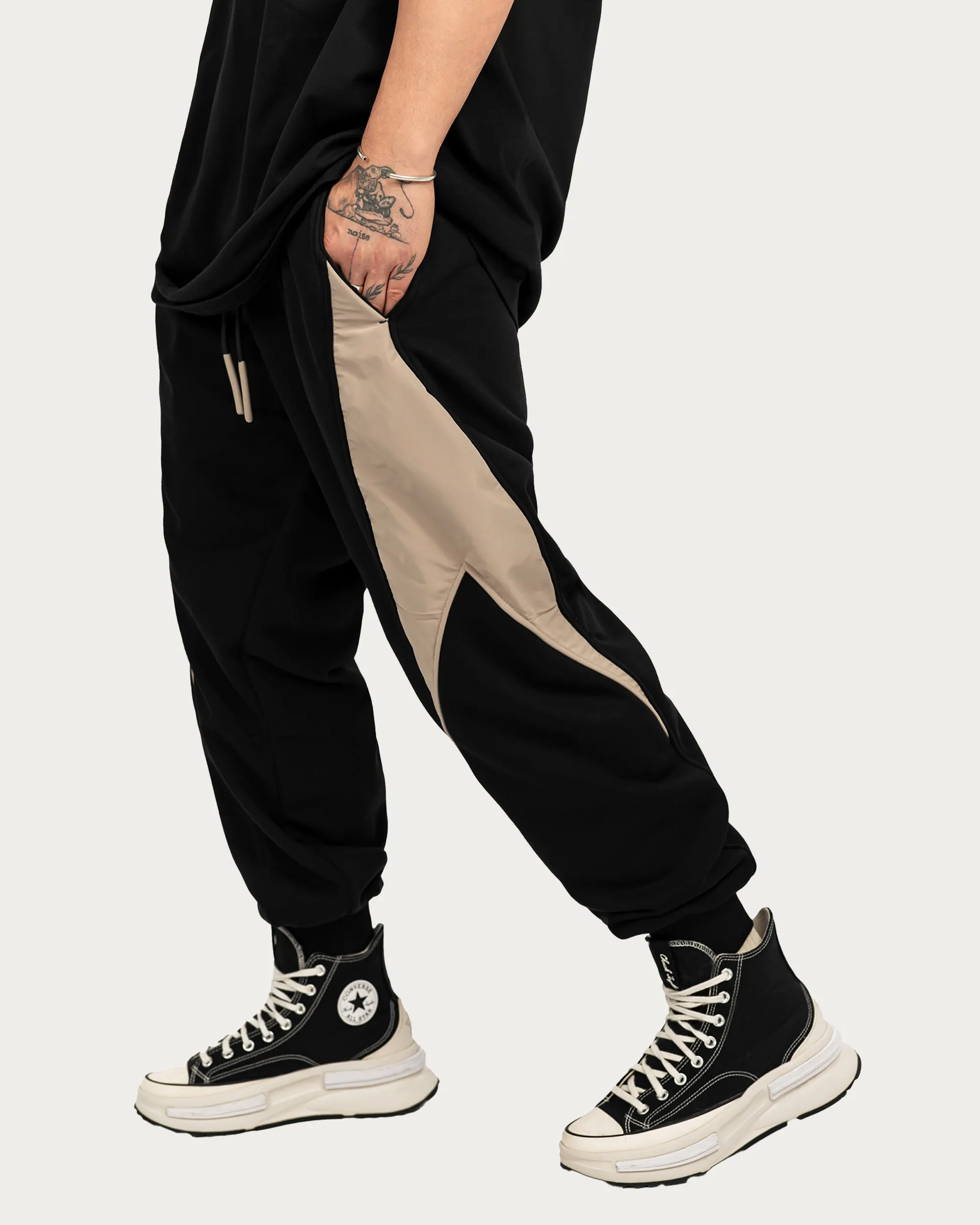 Pantaloni Jogger - P15186 sold by Made by Society