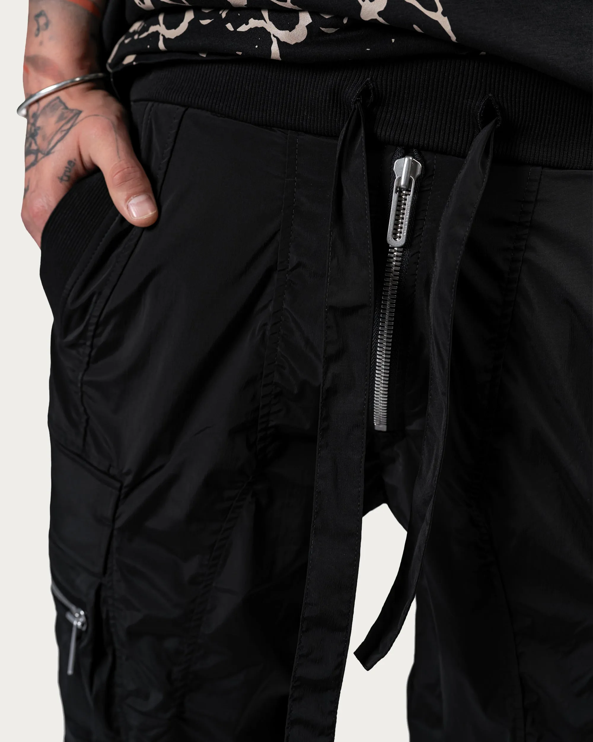 Pantaloni cargo - P15268 sold by Made by Society product image thumbnail 5