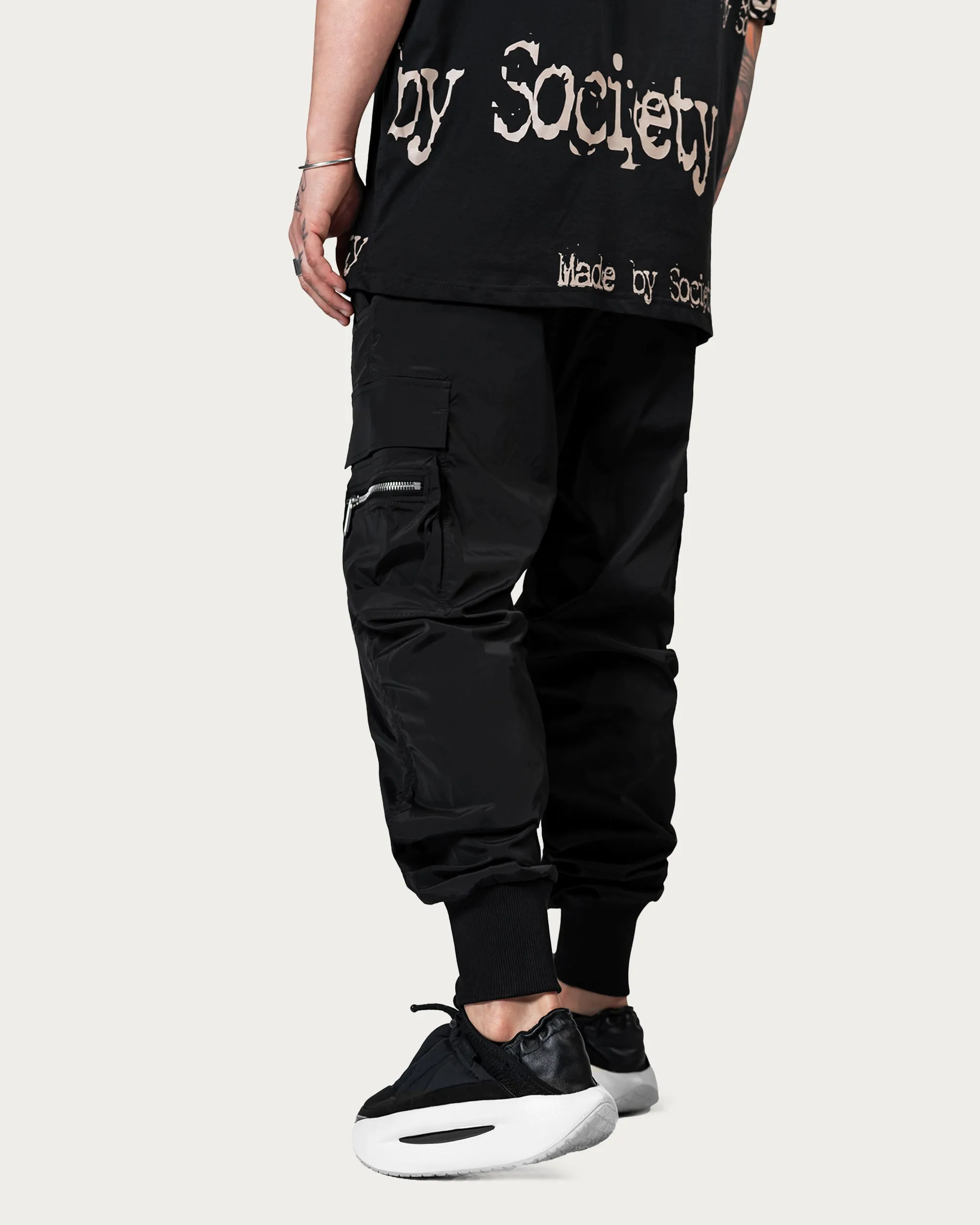 Pantaloni cargo - P15268 sold by Made by Society product image thumbnail 4