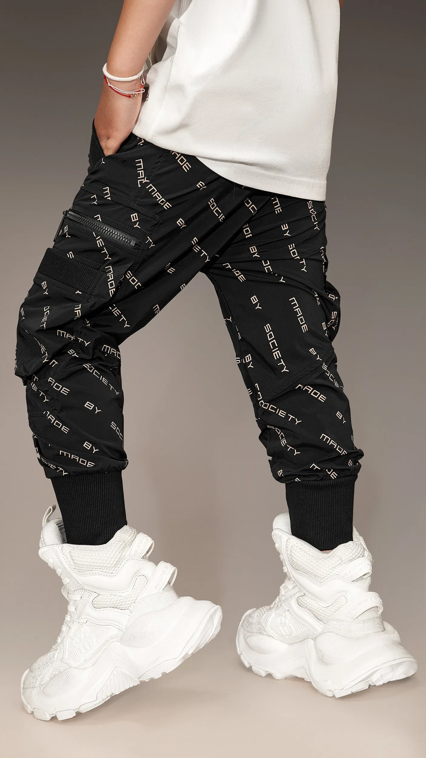Pantaloni cargo - P35179 sold by Made by Society product image thumbnail 2