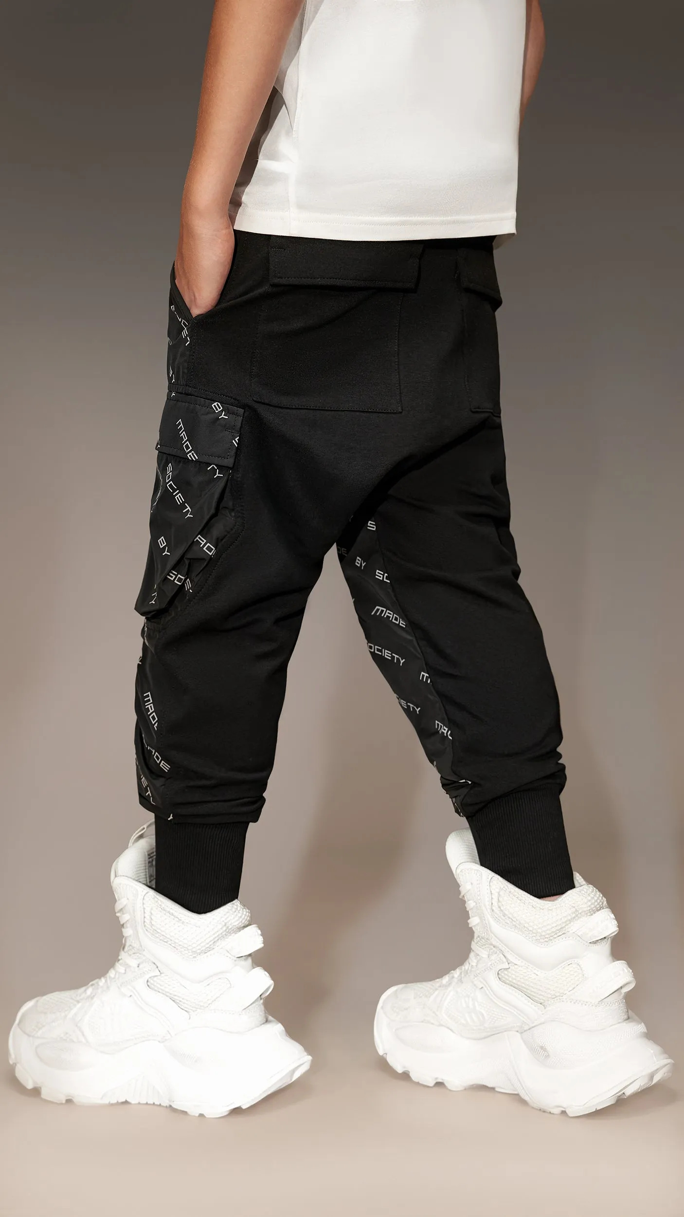 Pantaloni cargo - P35166 sold by Made by Society product image thumbnail 2