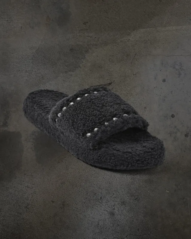 SHEARLING SLIDE (NOIR) sold by Ditch