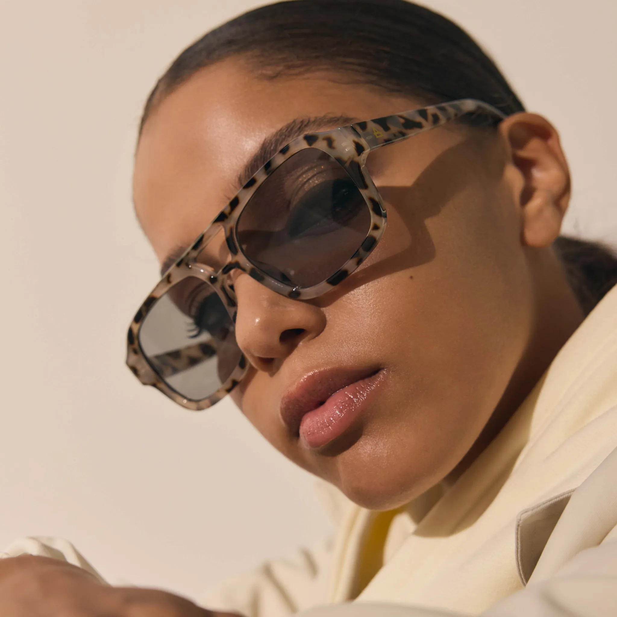 Aquarius - Cookie Tort Smoke Tint sold by Aire product image thumbnail 2