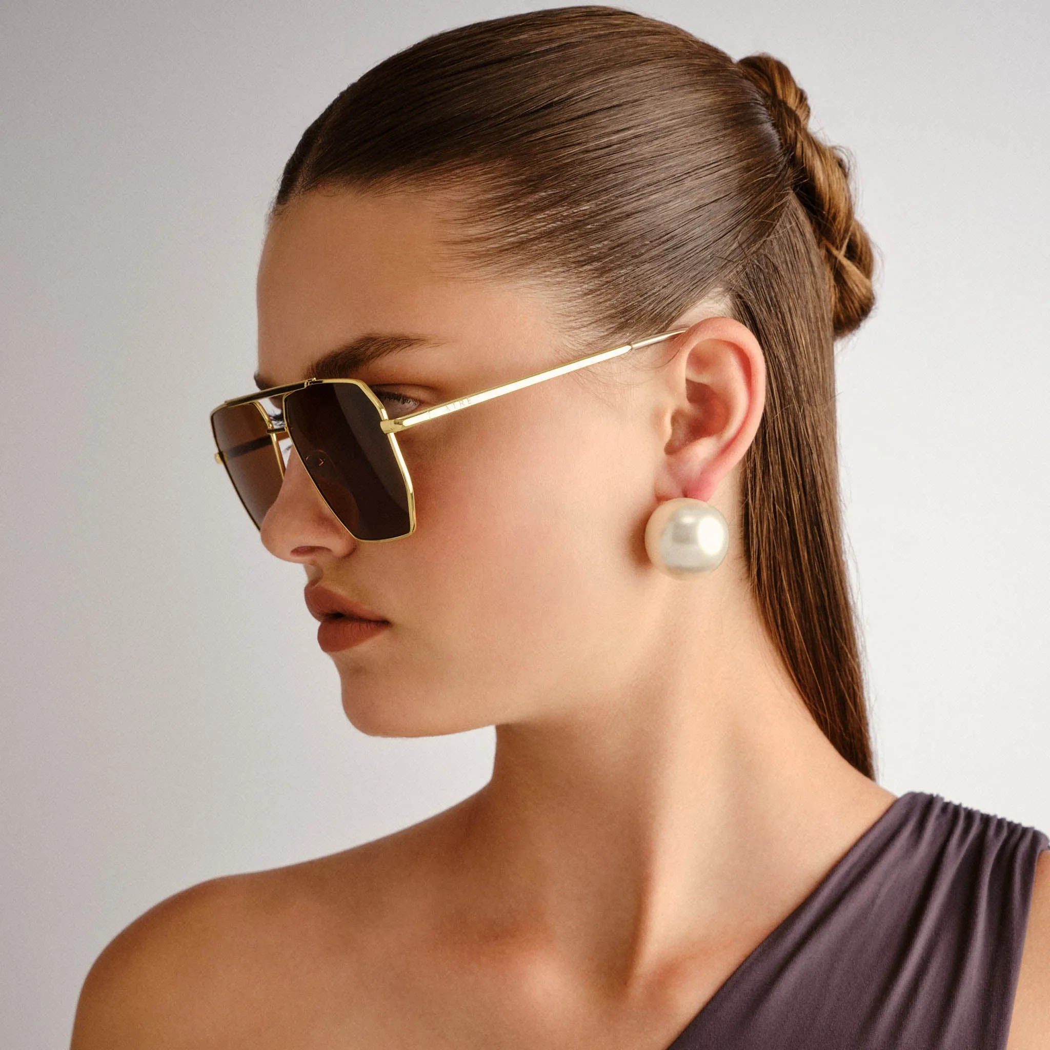 Asteroid - Bright Gold sold by Aire product image thumbnail 5