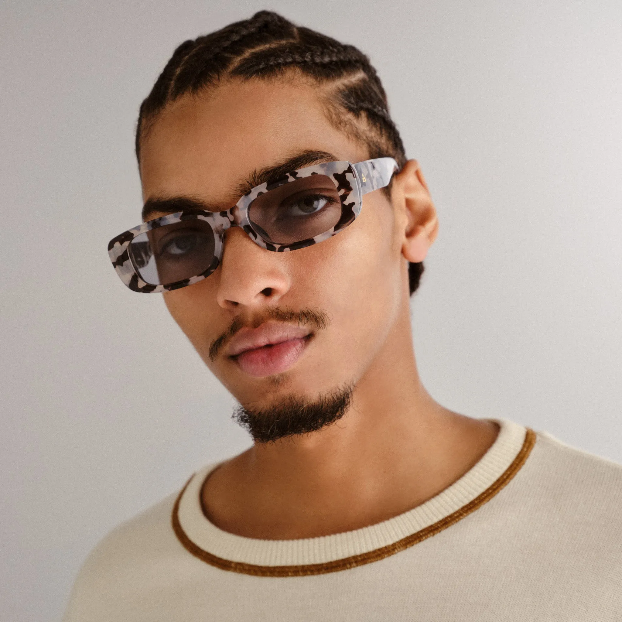 Ceres - Charcoal Tort Smoke Tint sold by Aire product image thumbnail 5