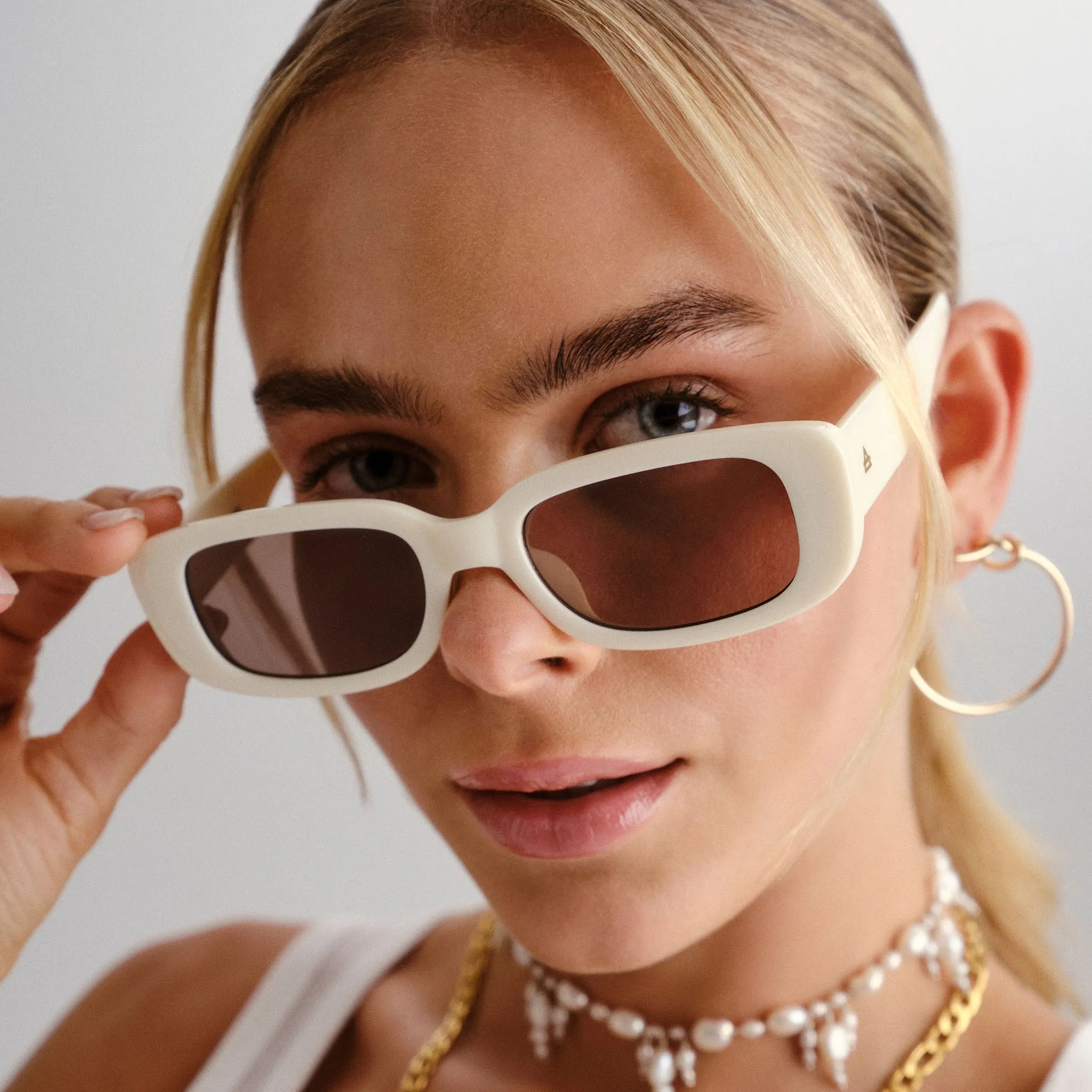 Ceres - Ivory sold by Aire product image thumbnail 2