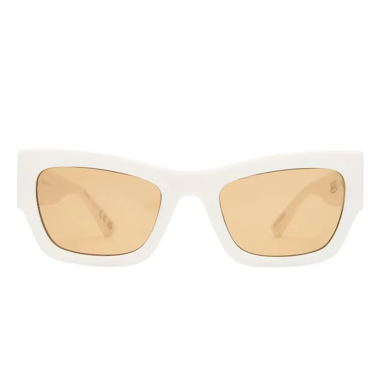 Vendetta - Solid White made by Aire