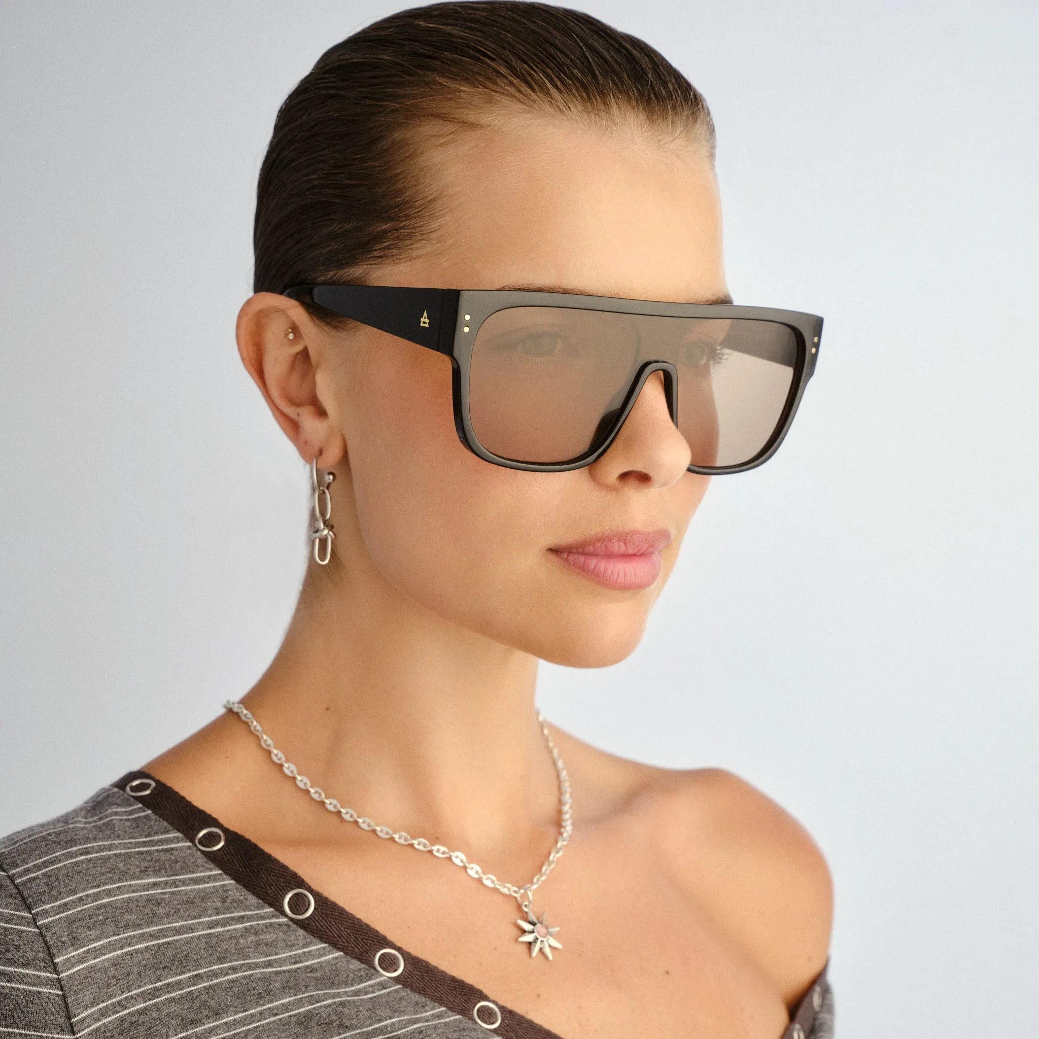 Starwake - Black sold by Aire product image thumbnail 5