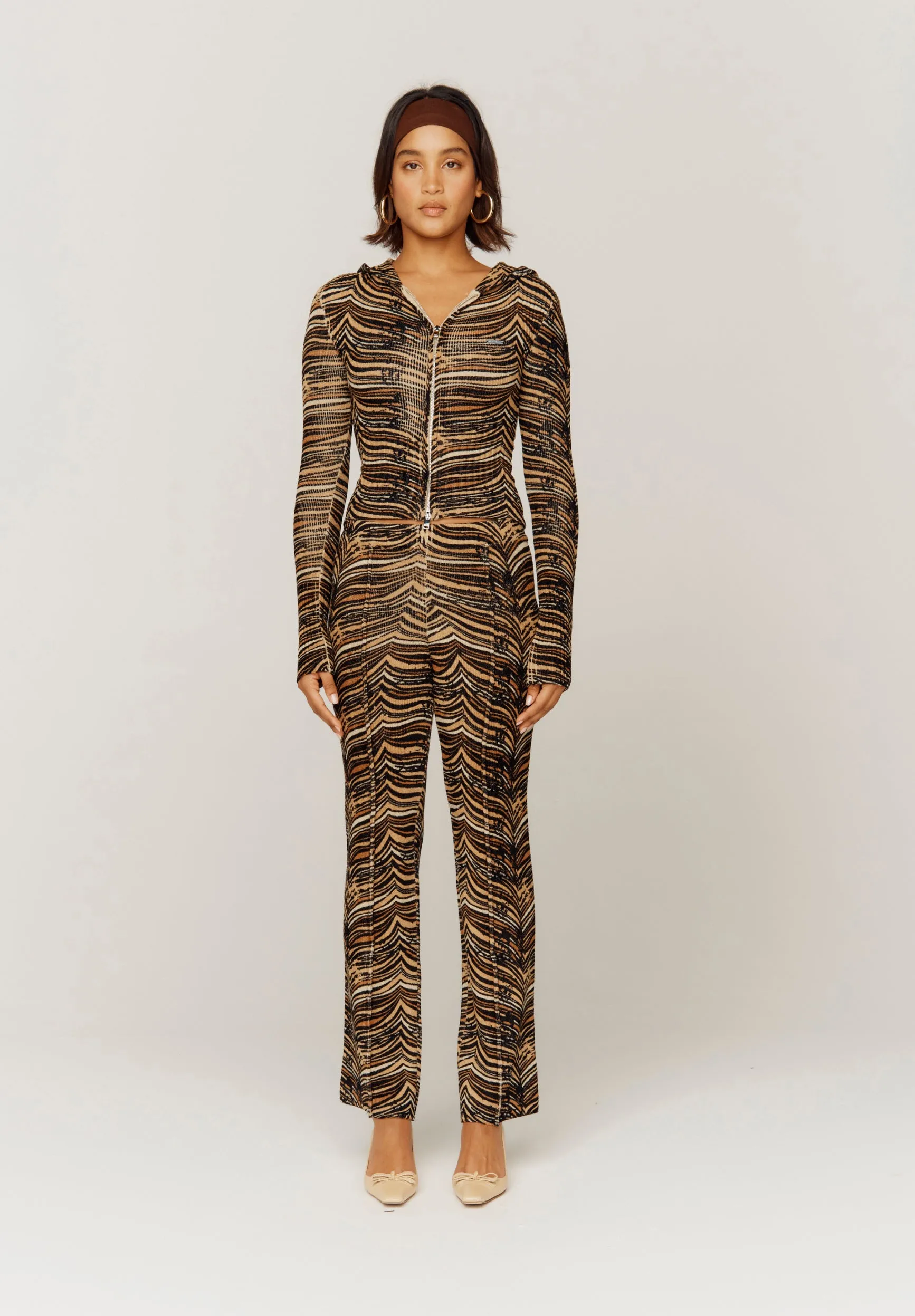 LOBBY LOUNGE KNIT sold by House of Sunny product image thumbnail 2