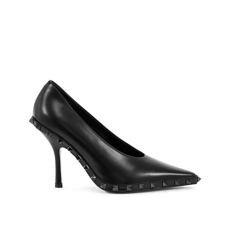 Valentino Garavani Rockstud Leather Pumps sold by Siebentaschen