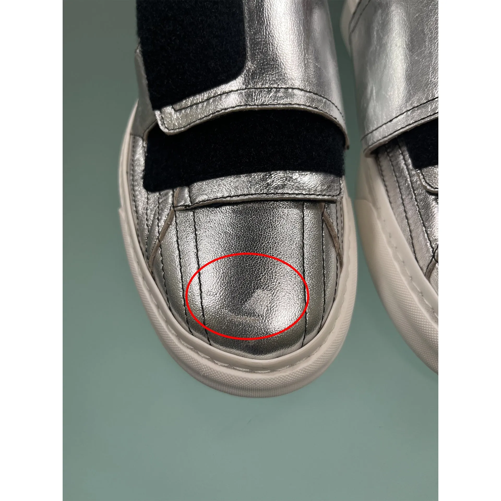 Paco Rabbane Crackled Metallic Leather Sneakers sold by Siebentaschen product image thumbnail 5