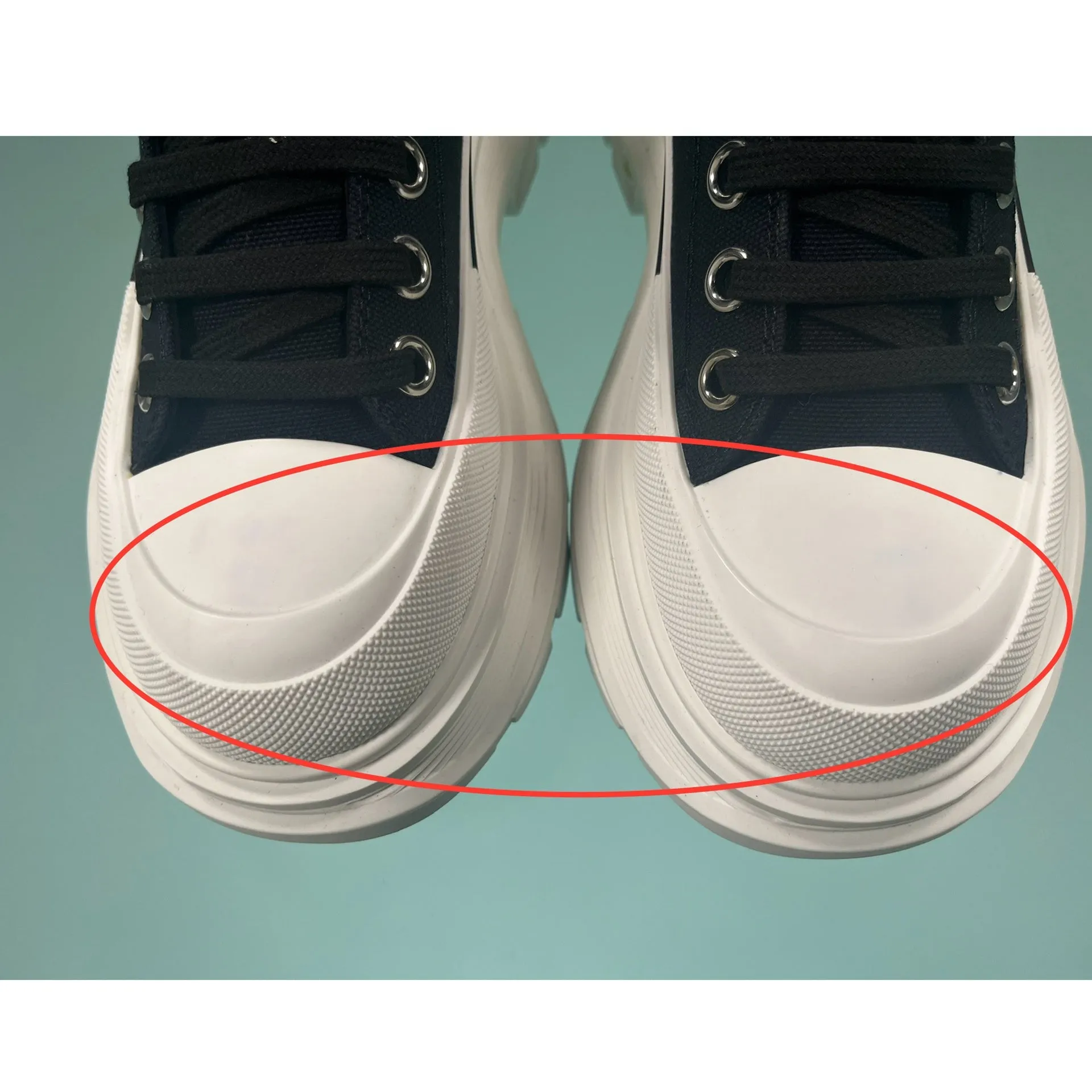 Alexander McQueen Tread Slick Sneakers sold by Siebentaschen product image thumbnail 4