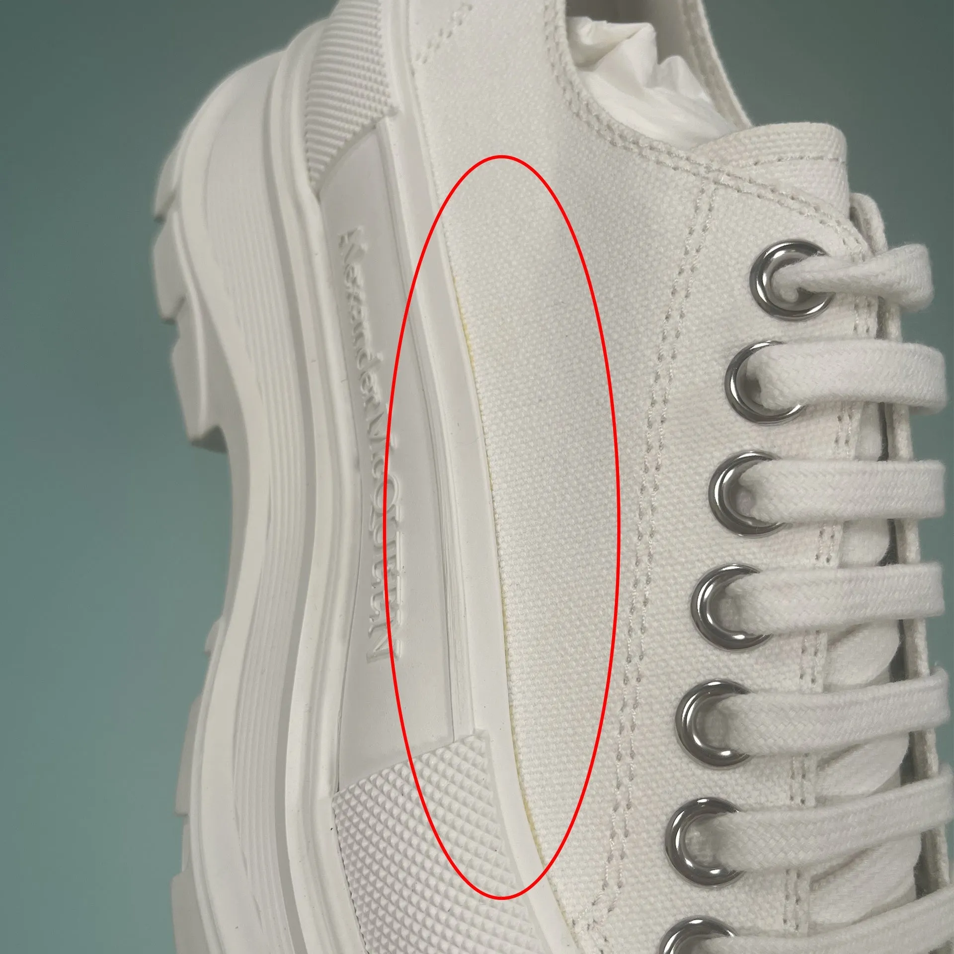 Alexander McQueen Tread Slick Sneakers sold by Siebentaschen product image thumbnail 4