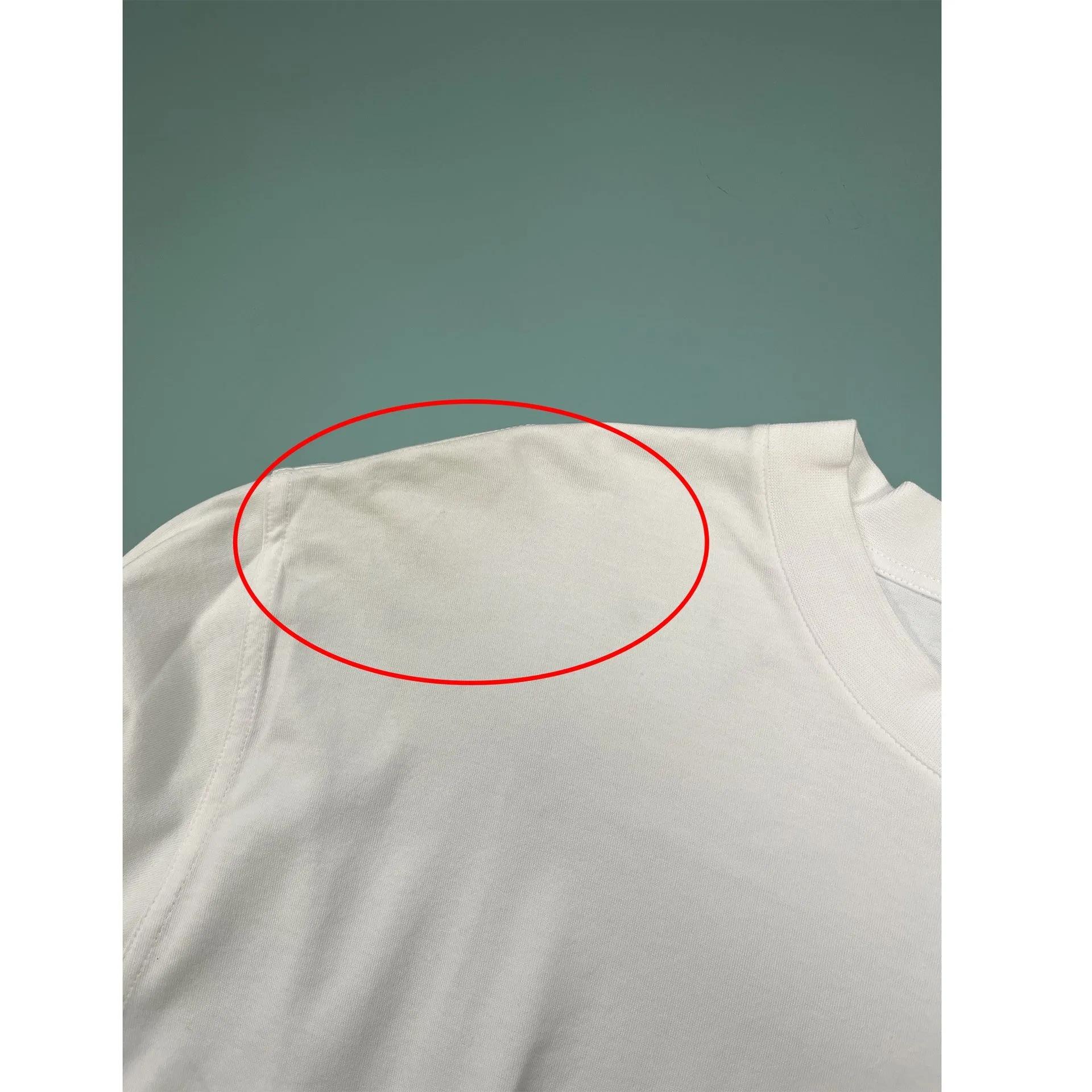 Burberry Cut-Out Sleeve Shark Graphic T-shirt sold by Siebentaschen product image thumbnail 4