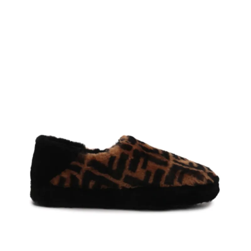 Fendi Fur Slippers sold by Siebentaschen