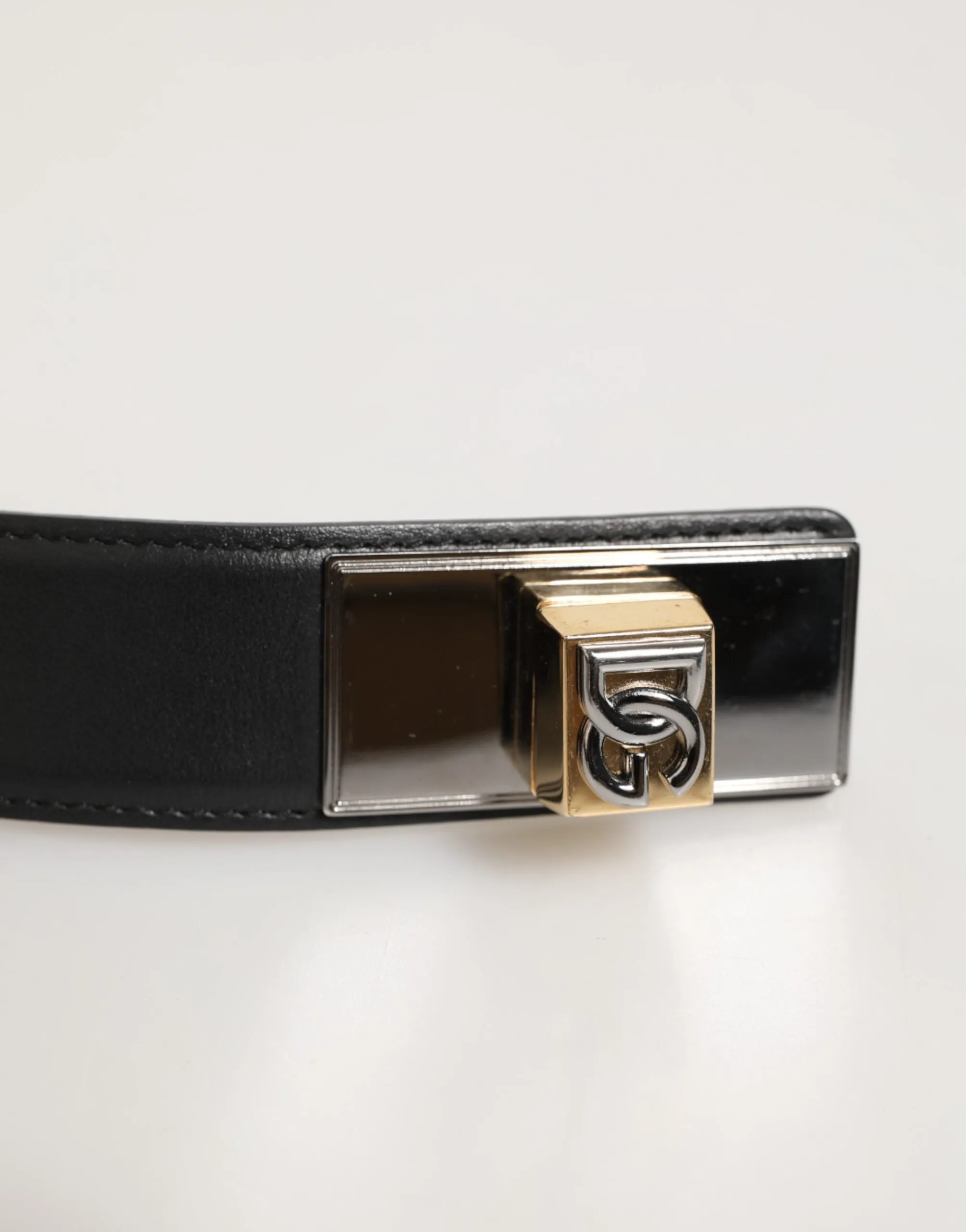 Dolce & Gabbana Black Leather Classic Metal Logo Buckle Belt sold by Siebentaschen product image thumbnail 5