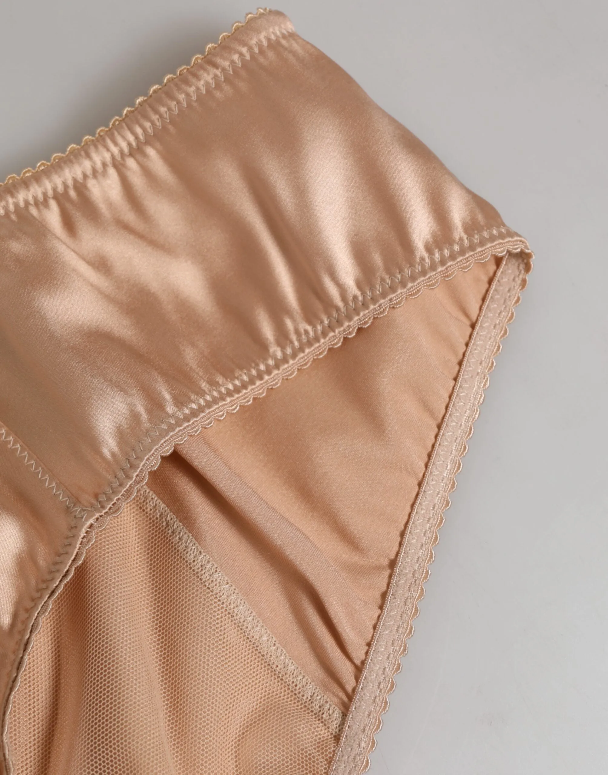 Dolce & Gabbana Nude Beige Silk Satin Stretch Bow Briefs Underwear sold by Siebentaschen product image thumbnail 4