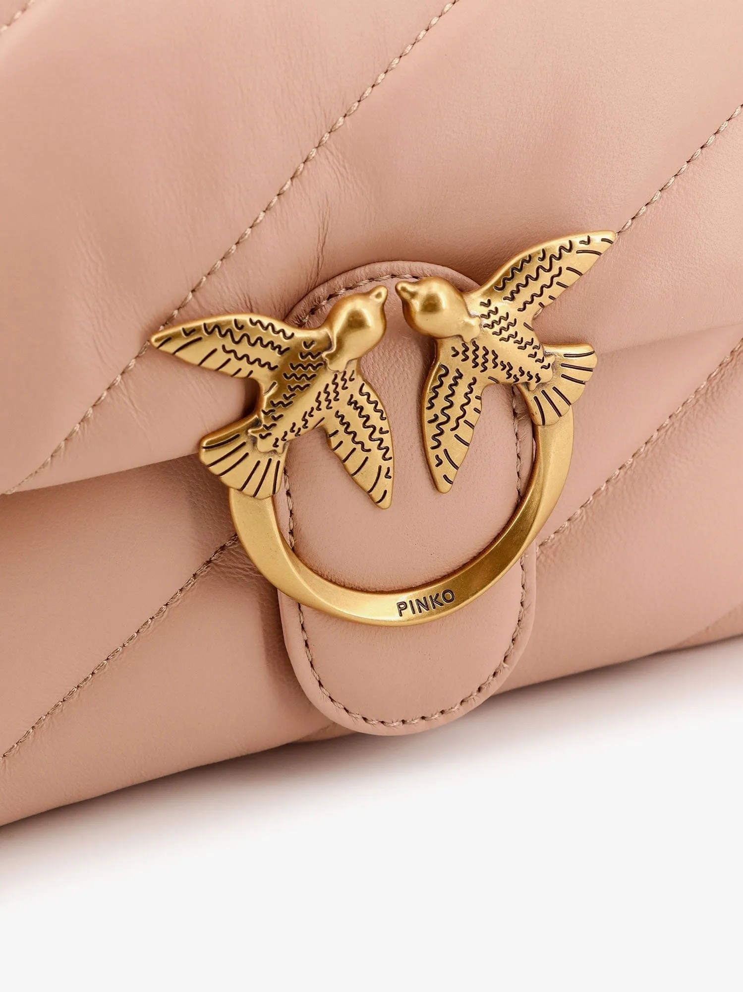 Pinko Matelassé leather shoulder bag with iconic love birds buckle sold by Siebentaschen product image thumbnail 5