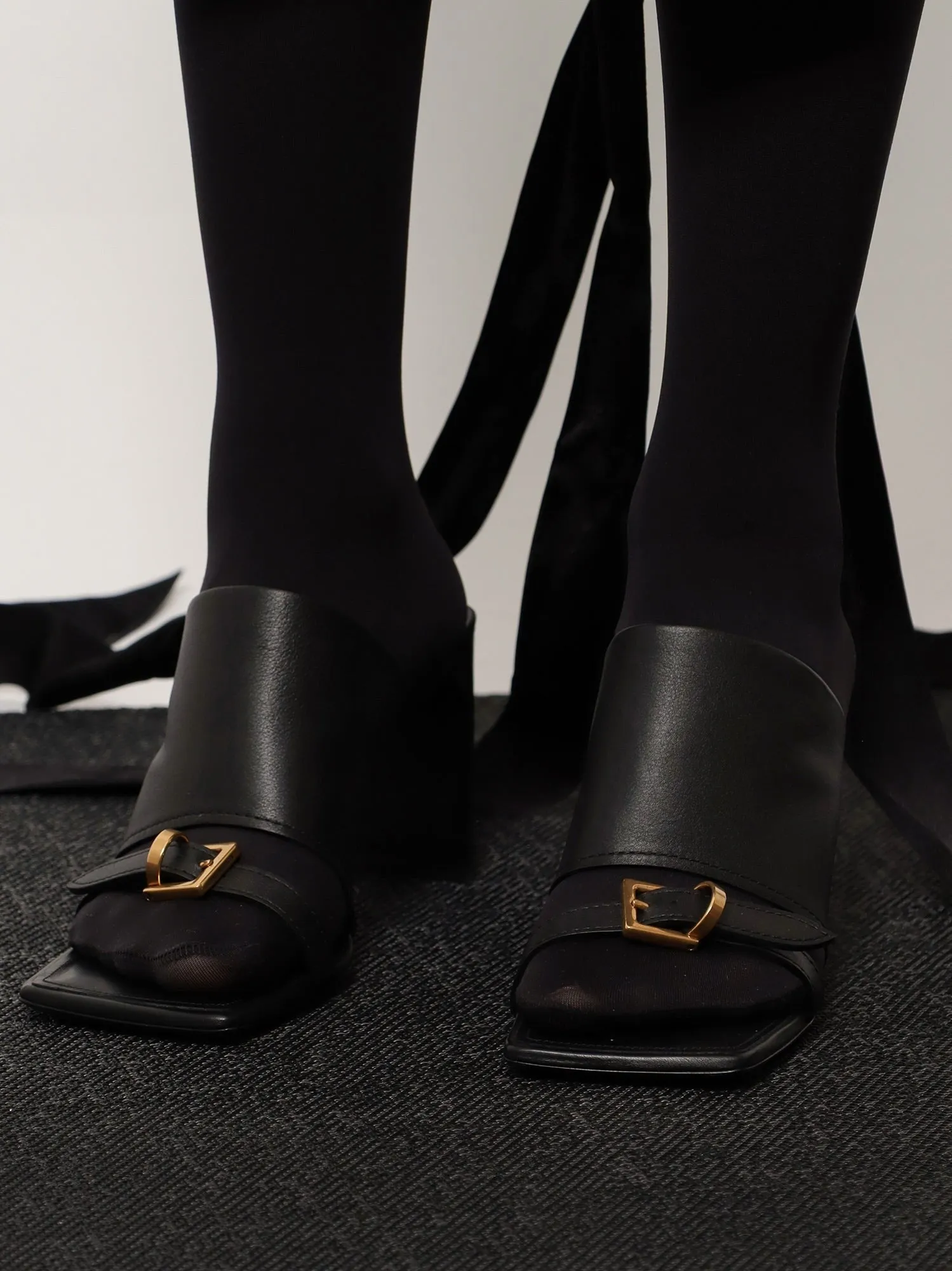 Balenciaga Bel air leather sandals sold by Siebentaschen product image thumbnail 2