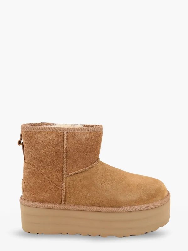 Ugg Classic Mini Platform suede ankle boots sold by Siebentaschen