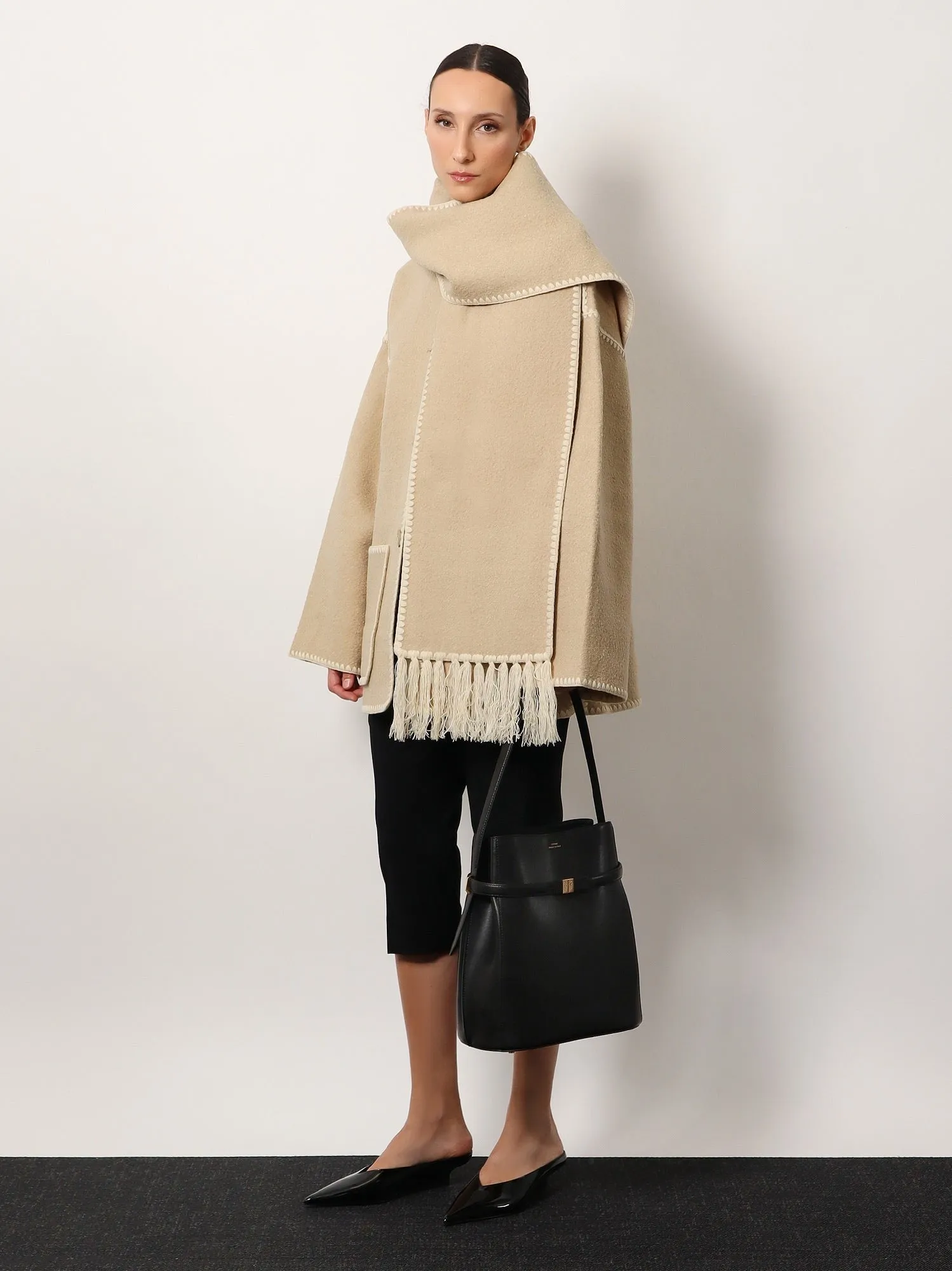 TOTEME Leather bucket bag with strap sold by Siebentaschen product image thumbnail 2