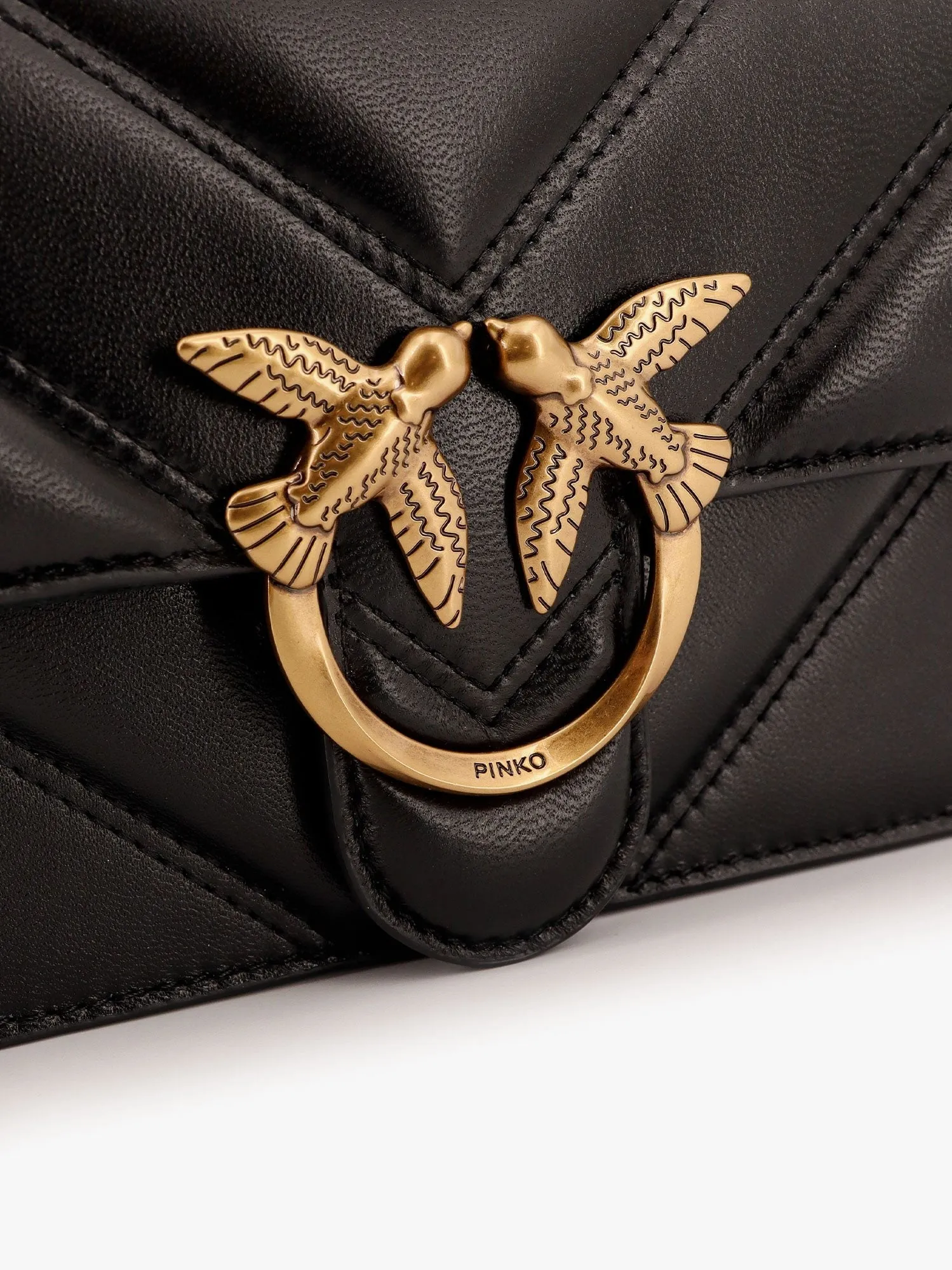 Pinko Matelassé leather shoulder bag with love birds buckle sold by Siebentaschen product image thumbnail 5