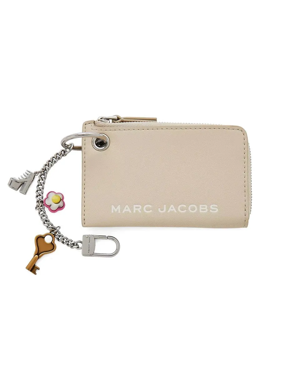Marc Jacobs ZIPPERED WALLET WITH PENDANT sold by Siebentaschen