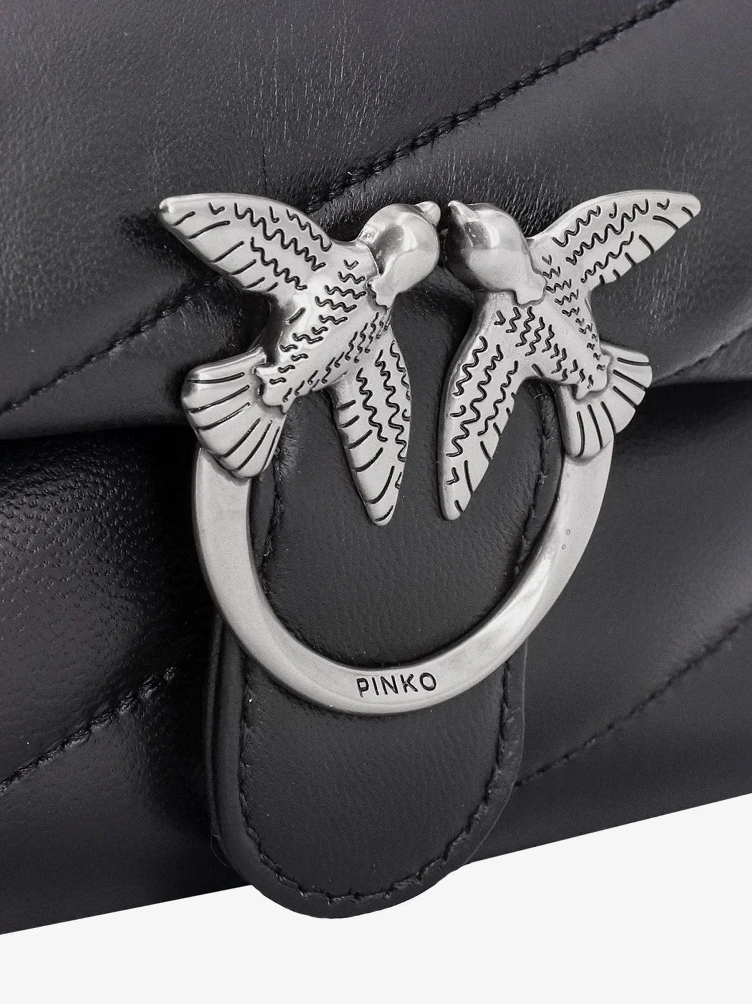 Pinko Matelassé leather shoulder bag with iconic love birds buckle sold by Siebentaschen product image thumbnail 5