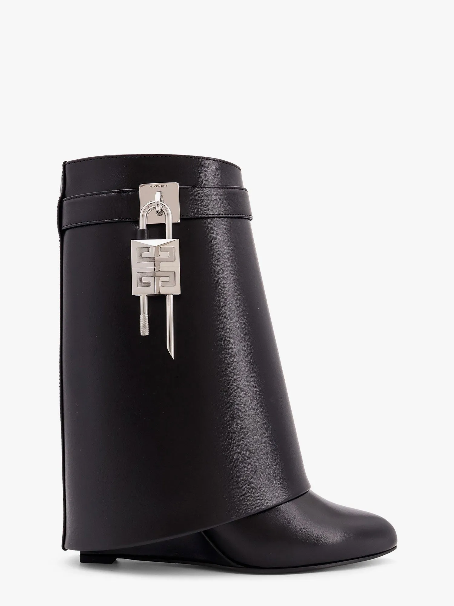 Givenchy Sharklock leather ankle boots sold by Siebentaschen