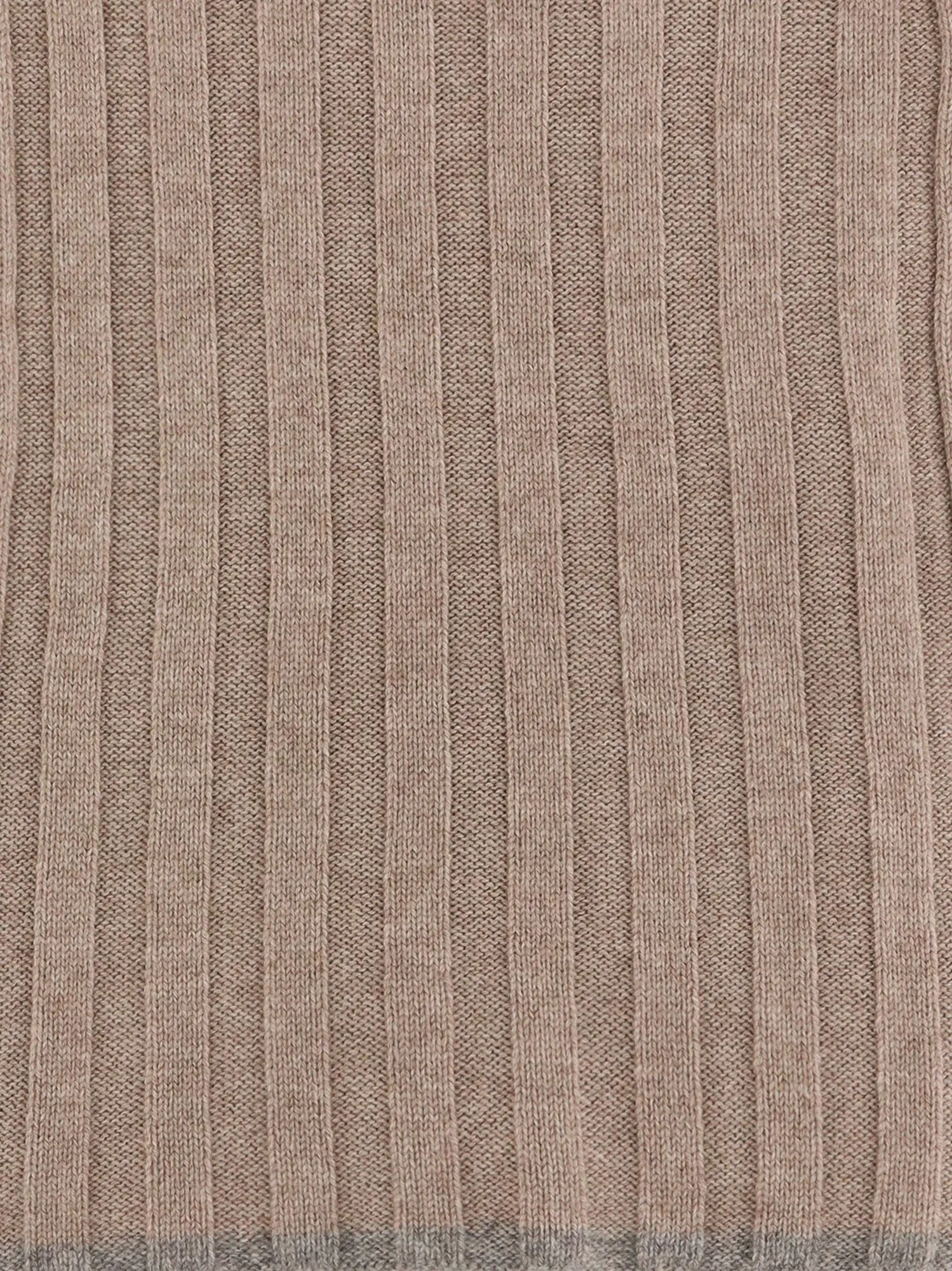 Brunello Cucinelli Cashmere scarf sold by Siebentaschen product image thumbnail 2