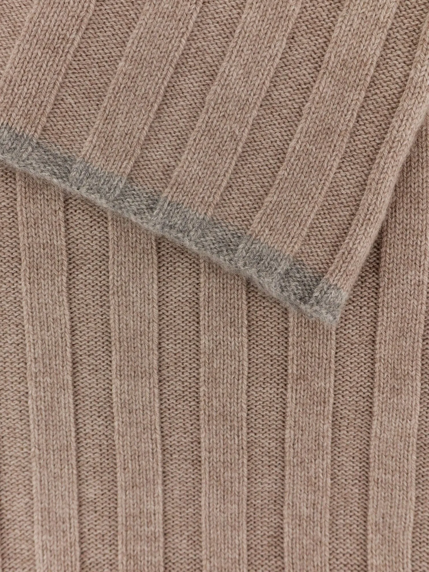 Brunello Cucinelli Cashmere scarf sold by Siebentaschen product image thumbnail 3