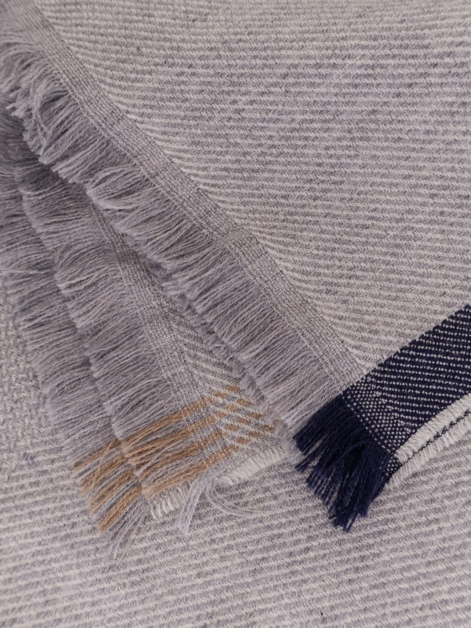 Brunello Cucinelli Wool and cashmere scarf sold by Siebentaschen product image thumbnail 2