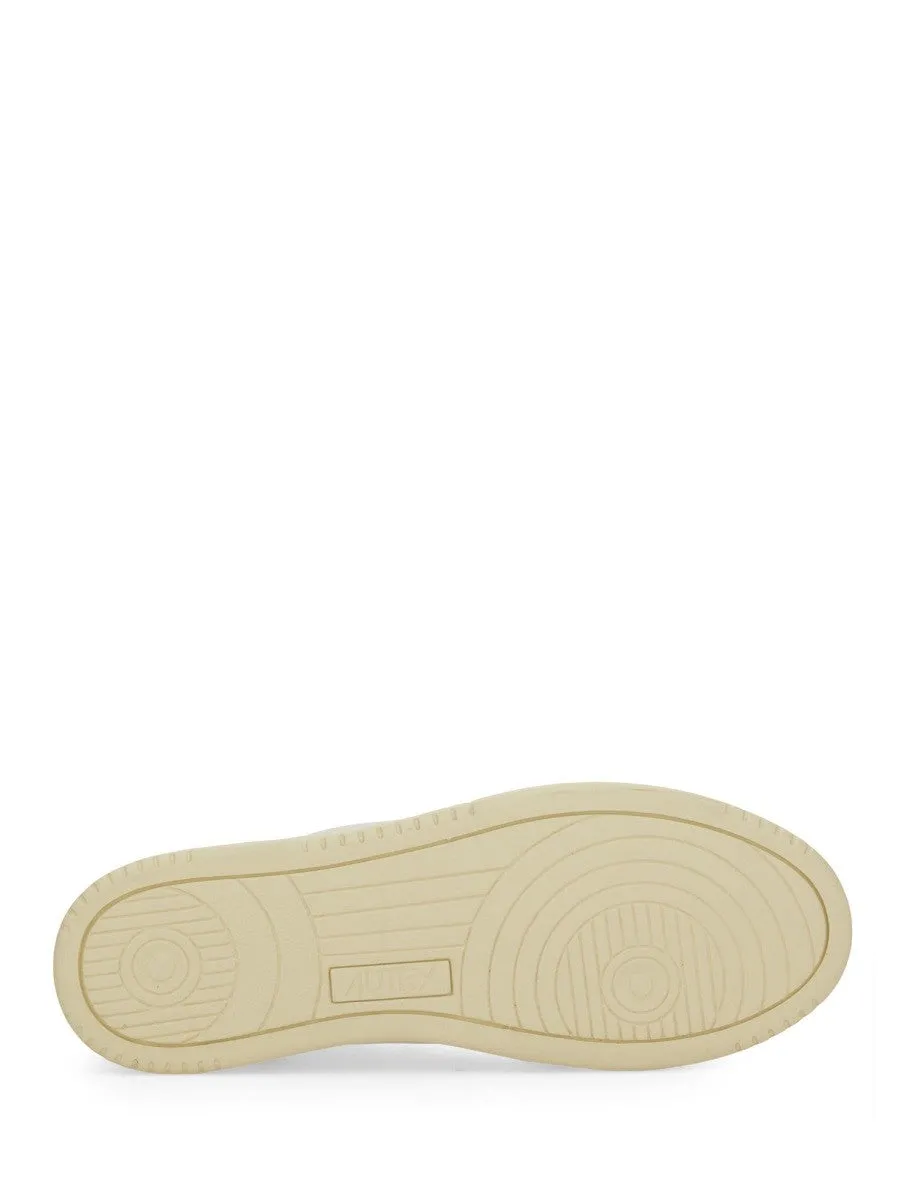 Autry "MEDALIST" LOW SNEAKER sold by Siebentaschen product image thumbnail 5