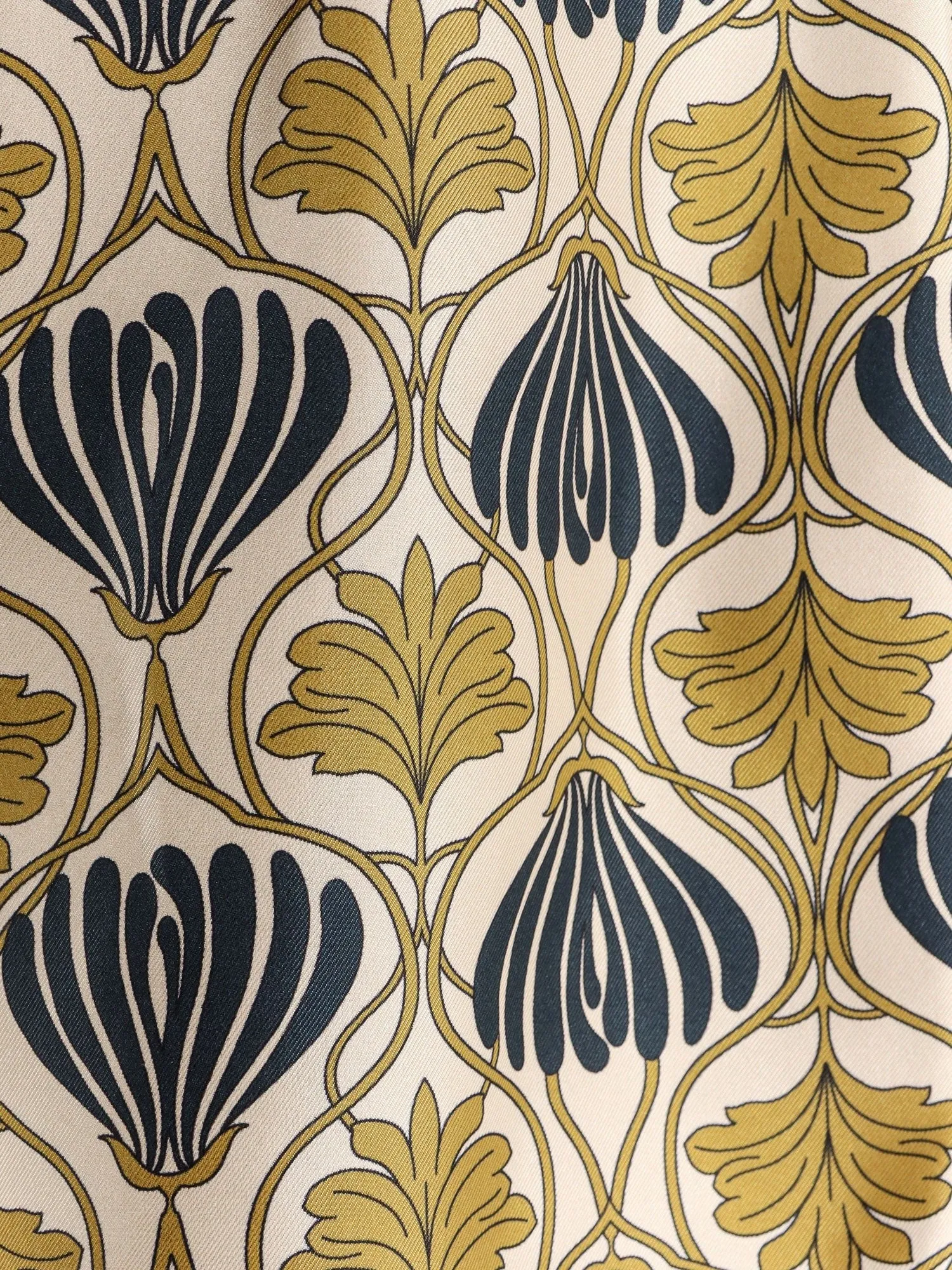 Max Mara Metello multicolor silk shorts sold by Siebentaschen product image thumbnail 3