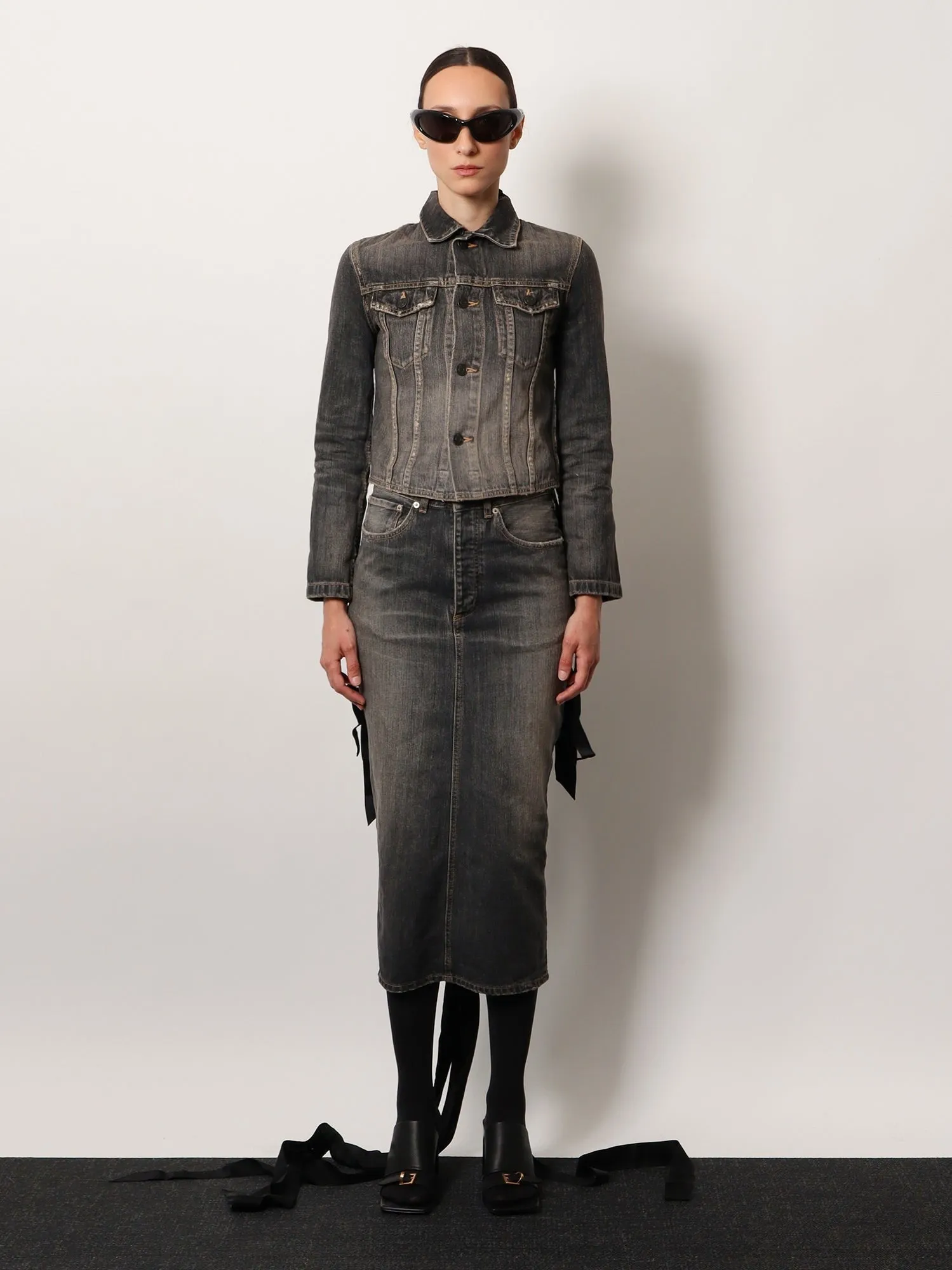 Balenciaga Denim jacket with satin laces sold by Siebentaschen product image thumbnail 2