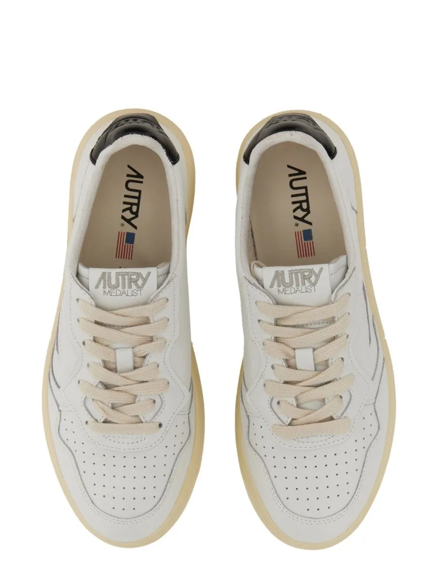Autry "MEDALIST LOW" SNEAKER sold by Siebentaschen product image thumbnail 5