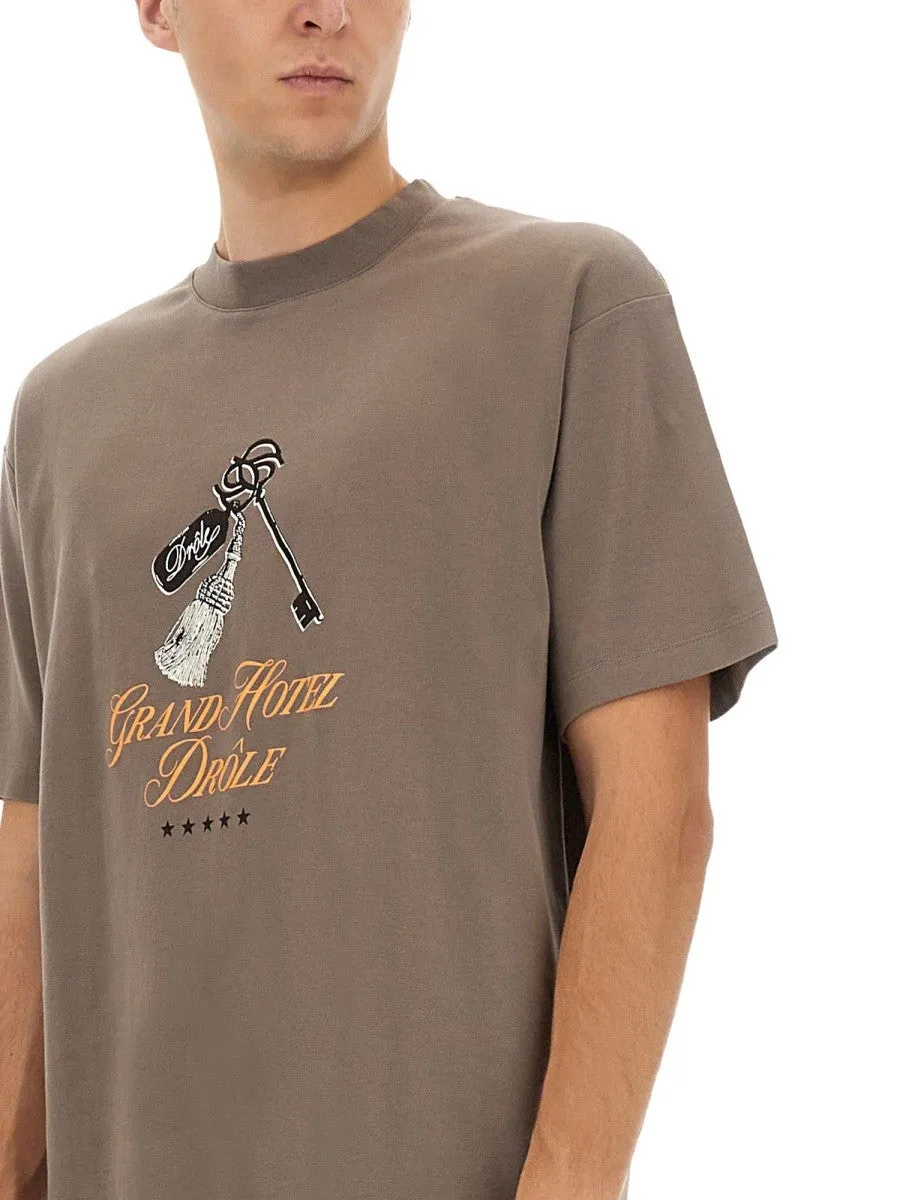 Drole De Monsieur GRAND HOTEL PRINT T-SHIRT sold by Siebentaschen product image thumbnail 4