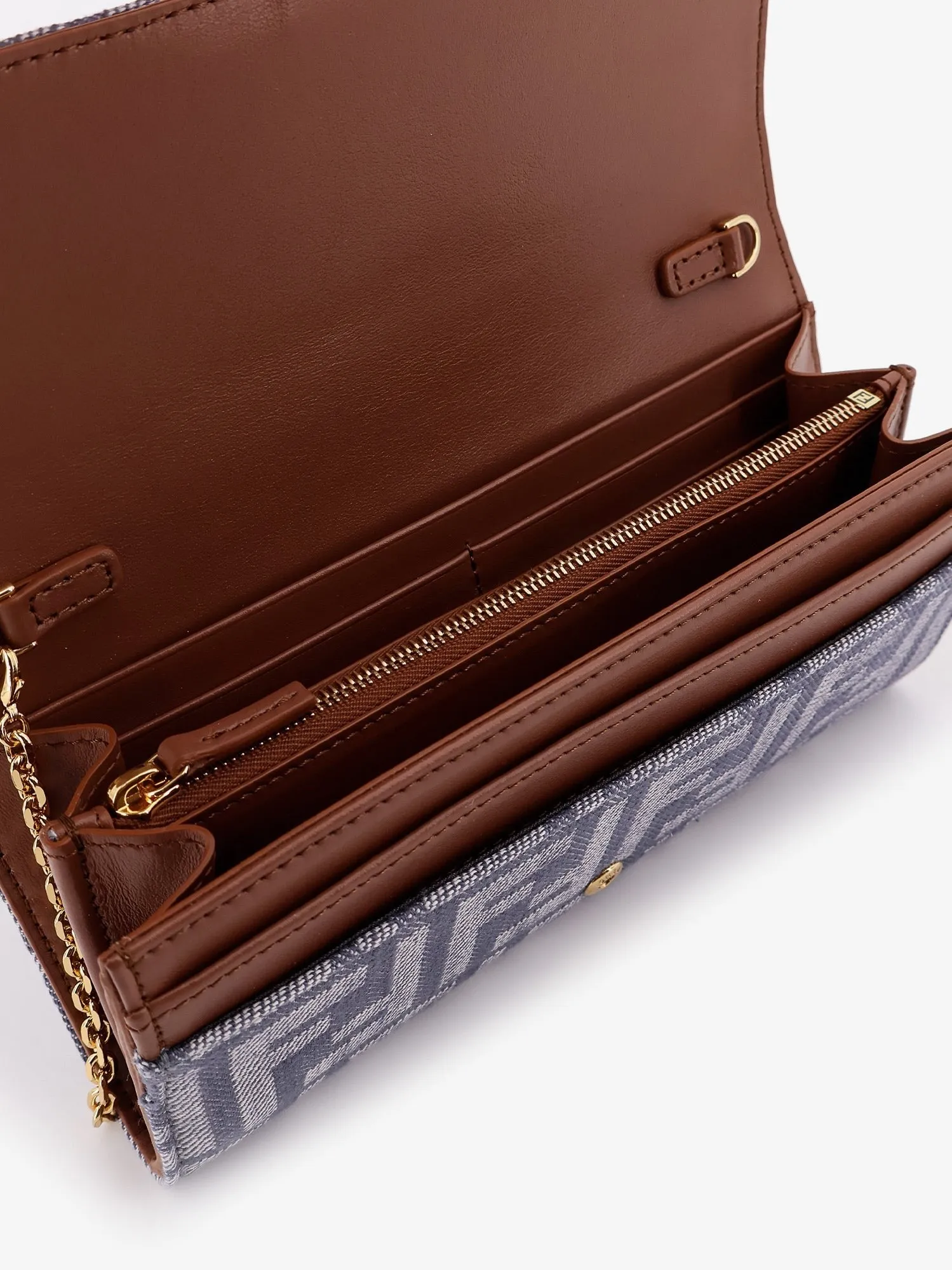 Fendi Continental With Chain Baguette wallet sold by Siebentaschen product image thumbnail 4