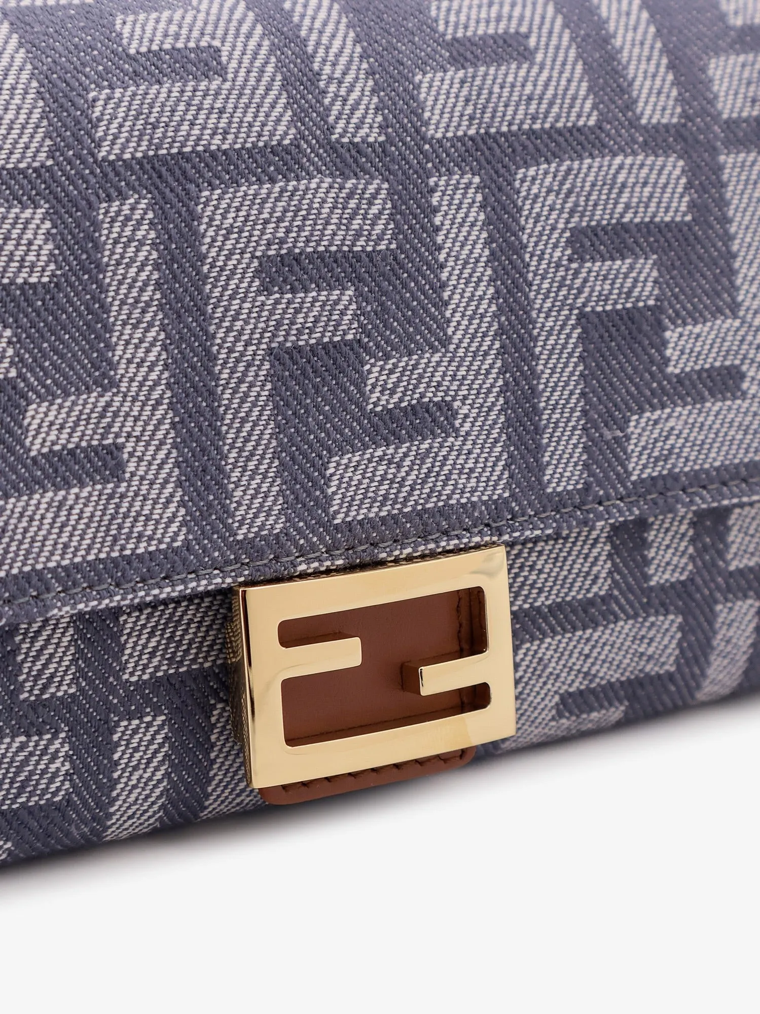 Fendi Continental With Chain Baguette wallet sold by Siebentaschen product image thumbnail 5