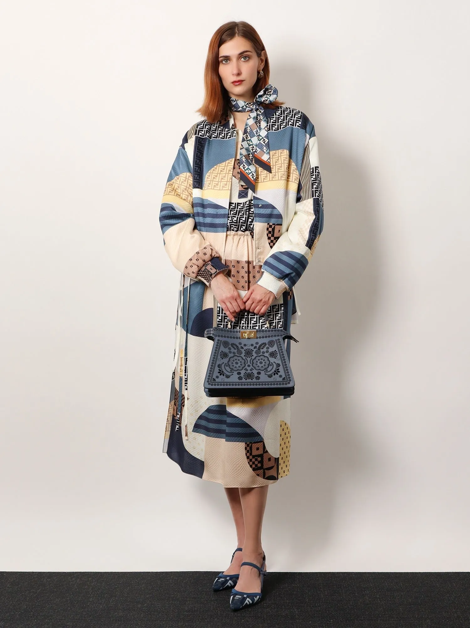 Fendi Peekaboo ISeeU Small leather shoulder bag with laser-cut Coral Bandana motif sold by Siebentaschen product image thumbnail 2